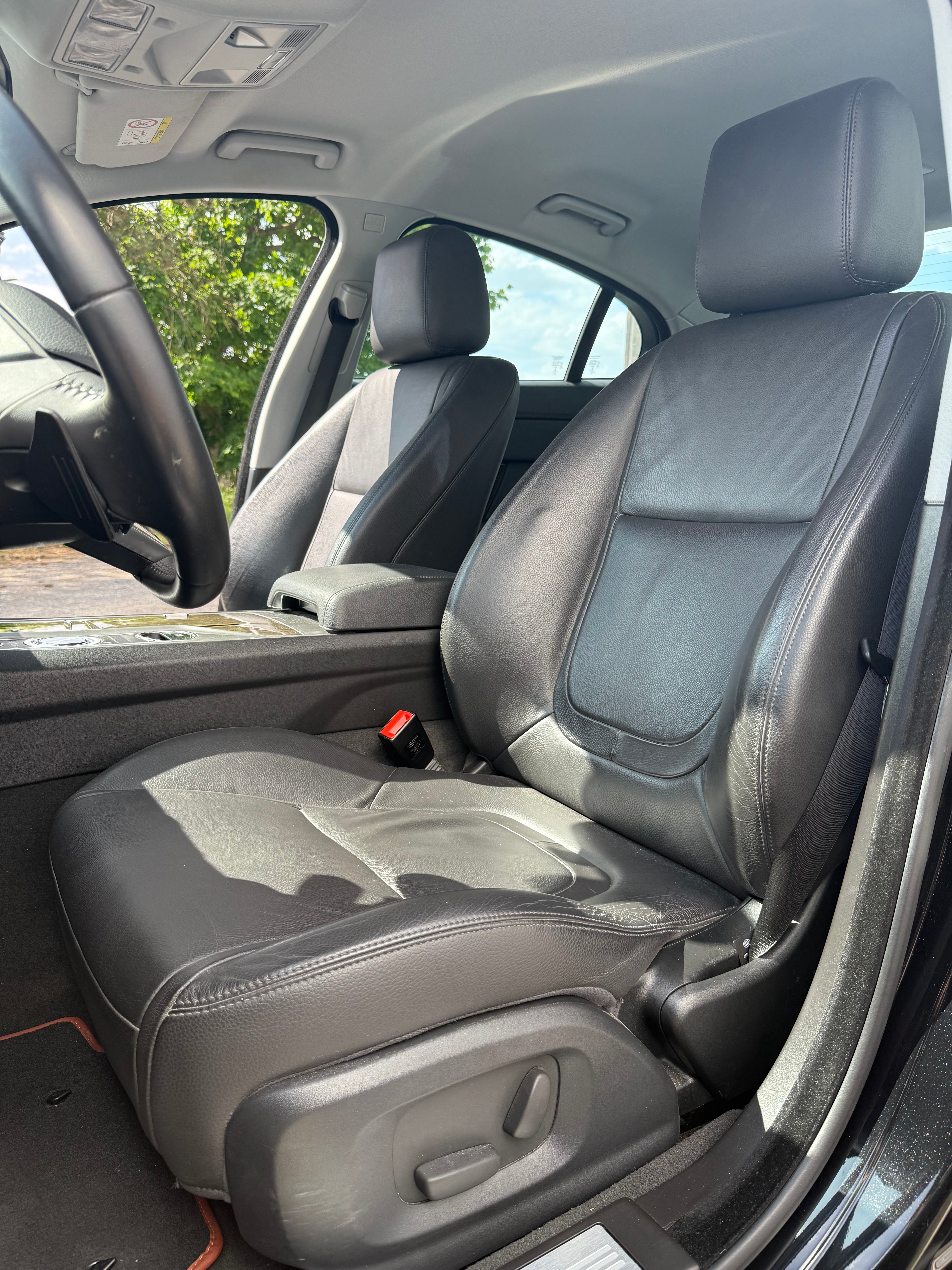 Jaguar XF 2.2D 200 LUXE PREMIUM Jaguar XF 2.2D 200 LUXE PREMIUM