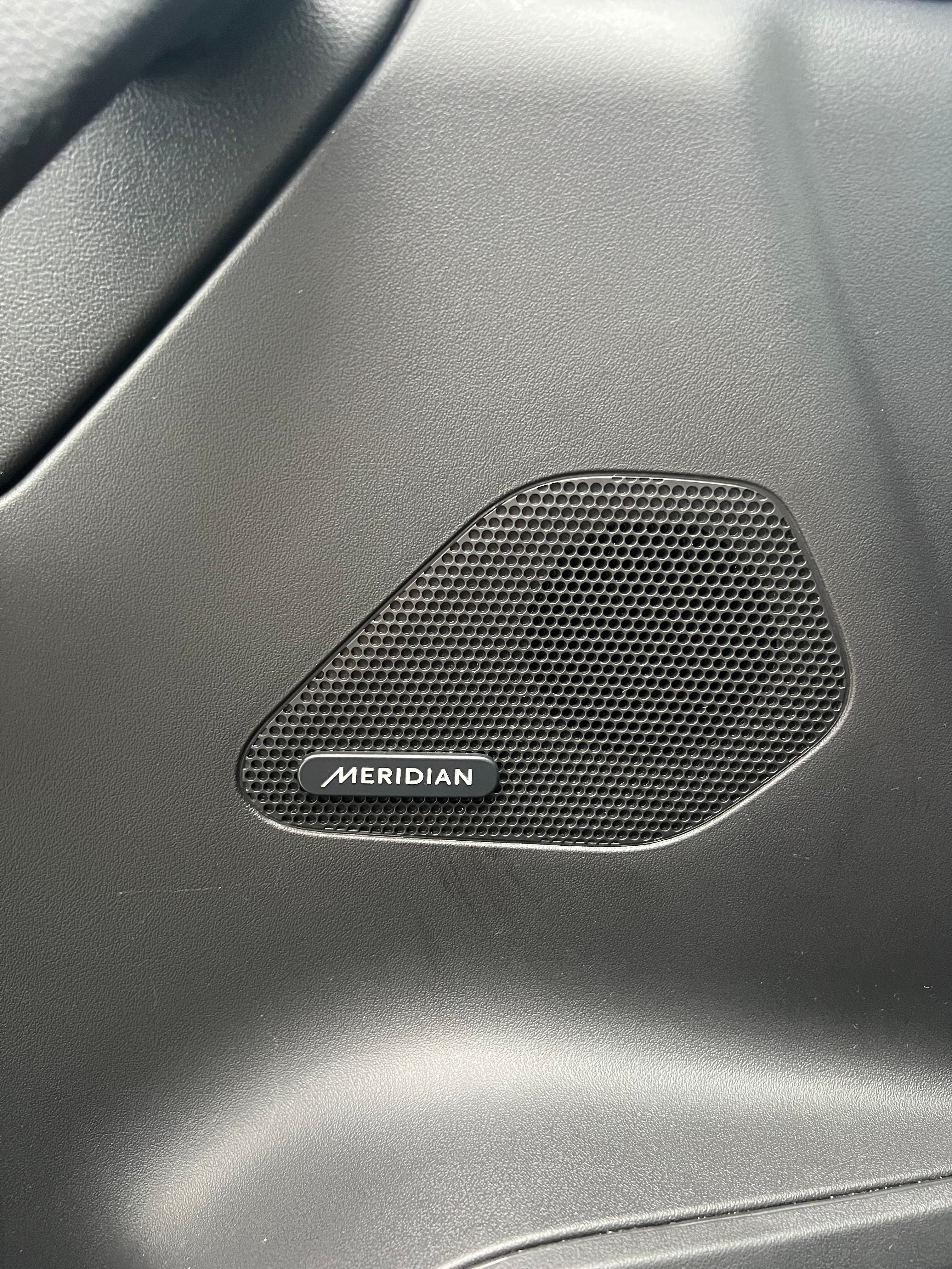 Jaguar F-Pace 2.0 D AWD R Sport 180cv Jaguar F-Pace 2.0 D AWD R Sport 180cv