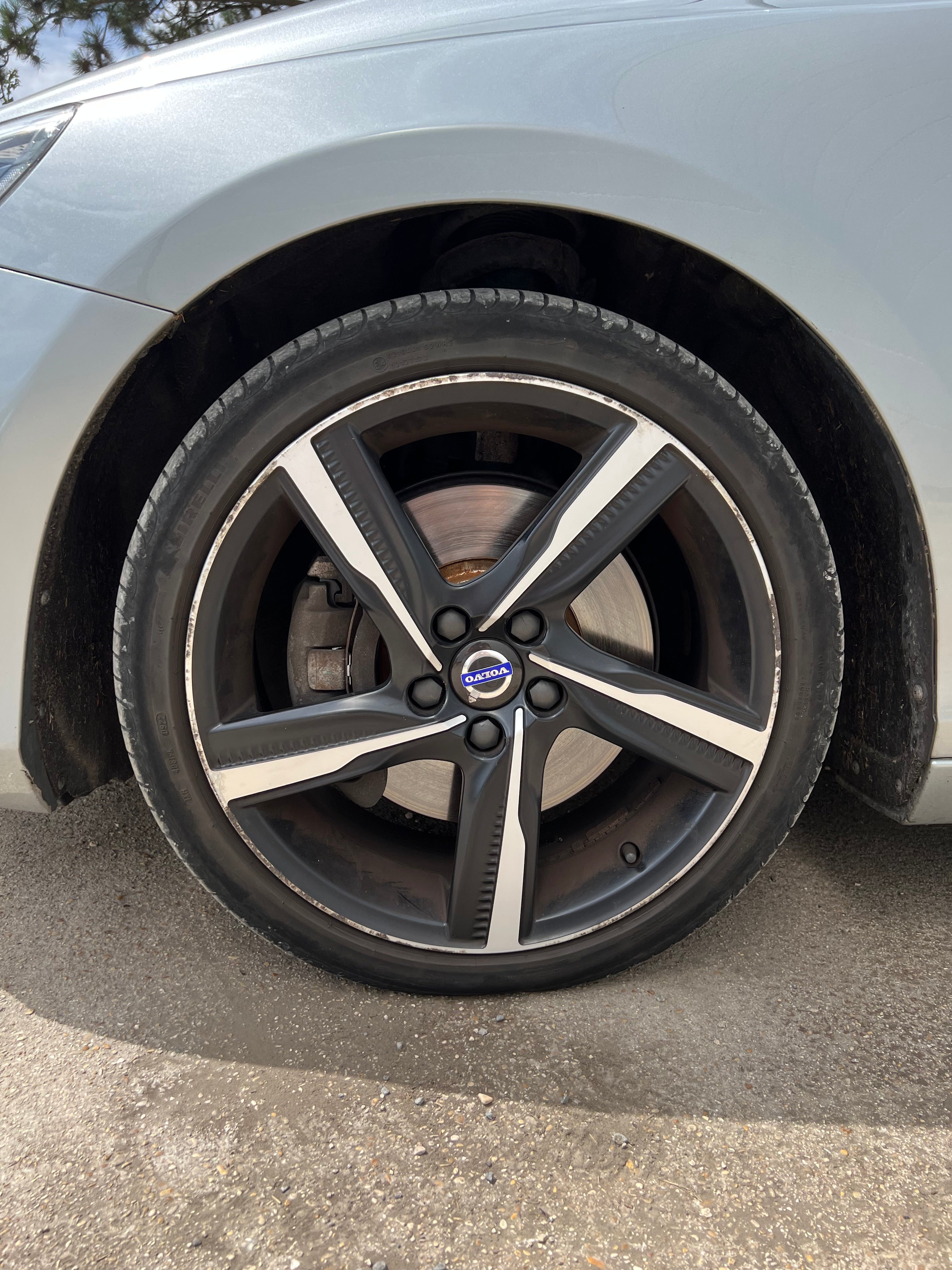 Volvo V40 150ch Geartronic 6 R-Design Volvo V40 150ch Geartronic 6 R-Design