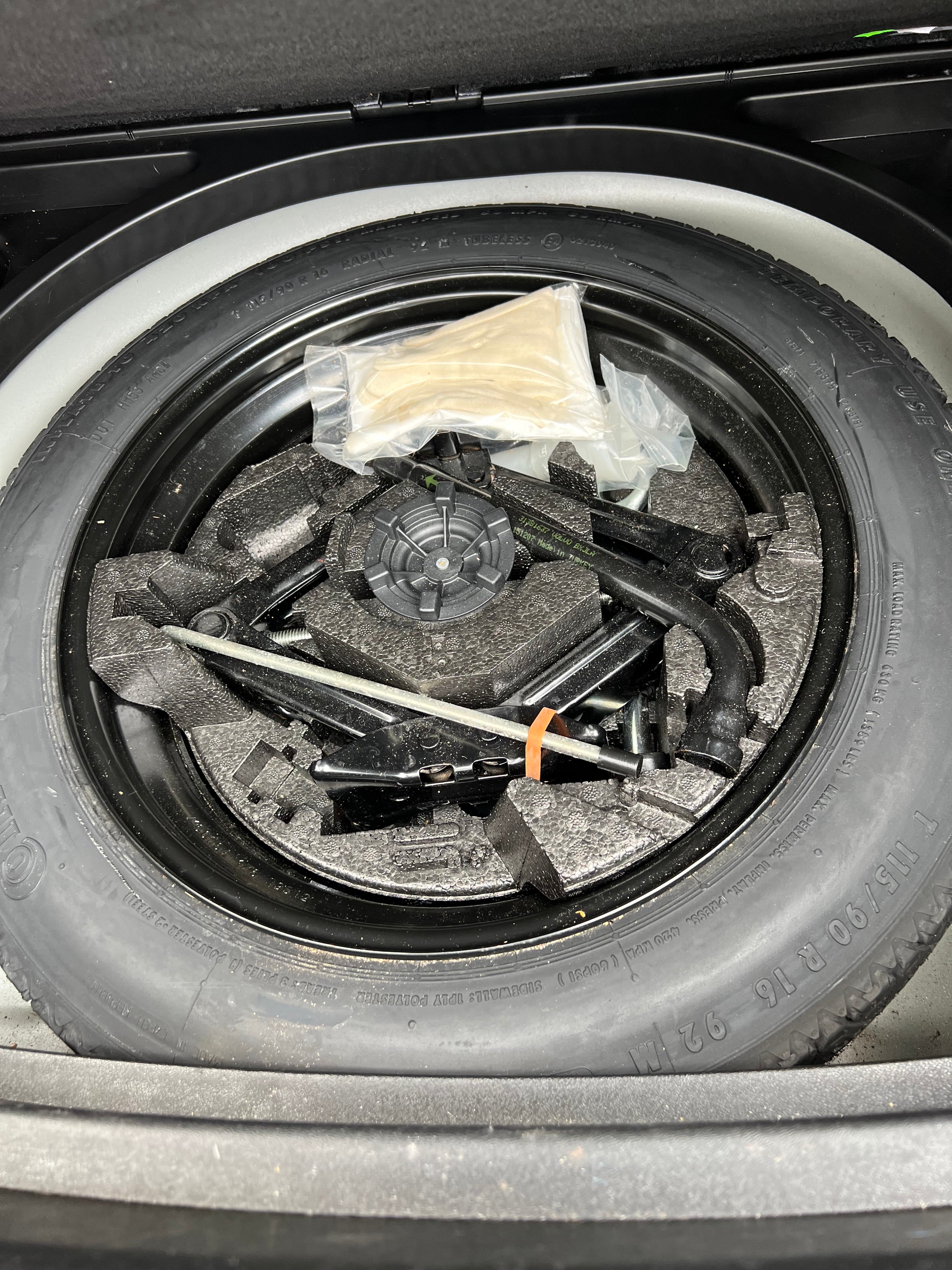 Volvo V40 150ch Geartronic 6 R-Design Volvo V40 150ch Geartronic 6 R-Design