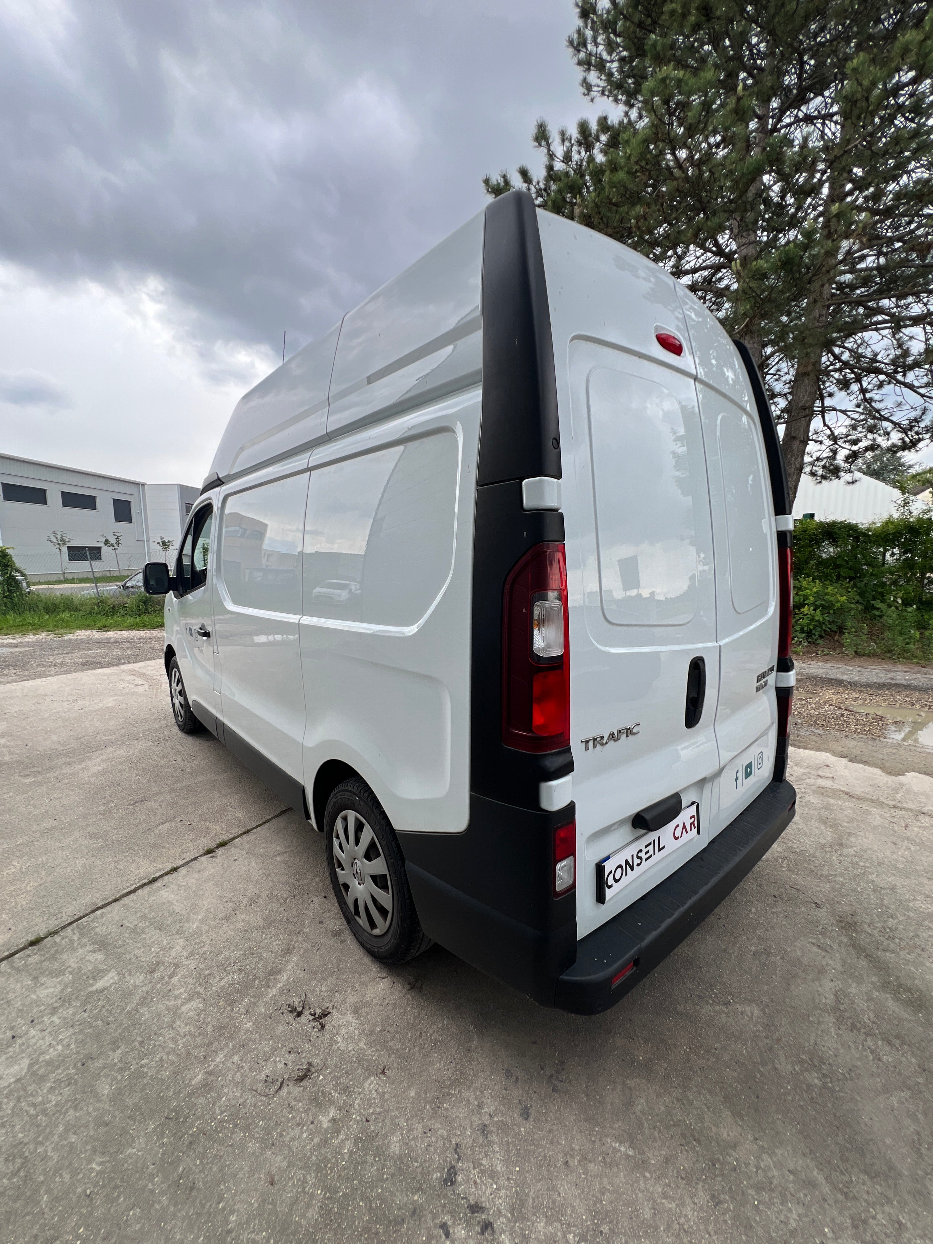 Renault Trafic L1H2 FOURGON 1.6 DCI 125 1T2 ENERGY GRAND-CONFORT Renault Trafic L1H2 FOURGON 1.6 DCI 125 1T2 ENERGY GRAND-CONFORT