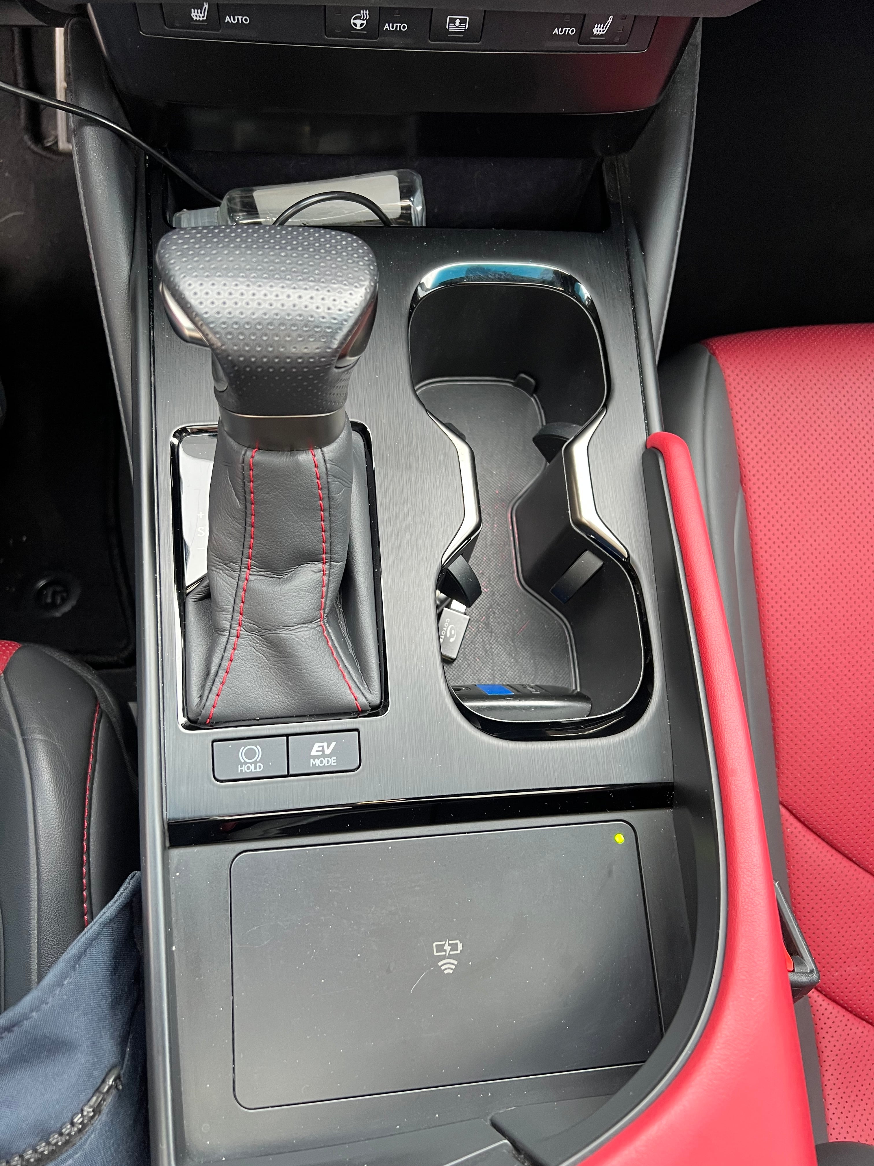 Lexus ES300H 178cv F-Sport Hybride non-rechargeable Lexus ES300H 178cv F-Sport Hybride non-rechargeable