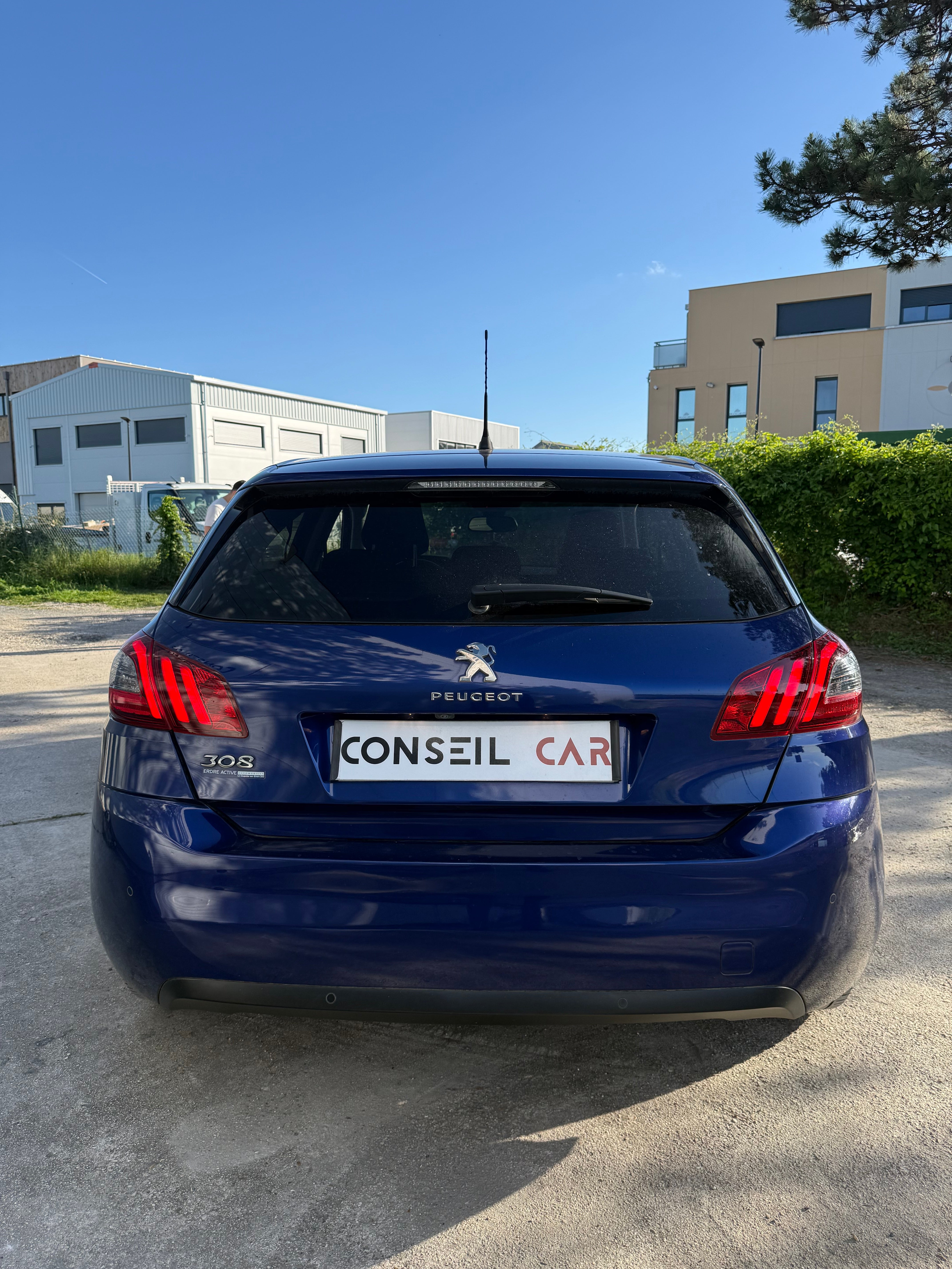 Peugeot 308 GENERATION-II 1.5 BLUEHDI 130cv ALLURE BUSINESS Peugeot 308 GENERATION-II 1.5 BLUEHDI 130cv ALLURE BUSINESS