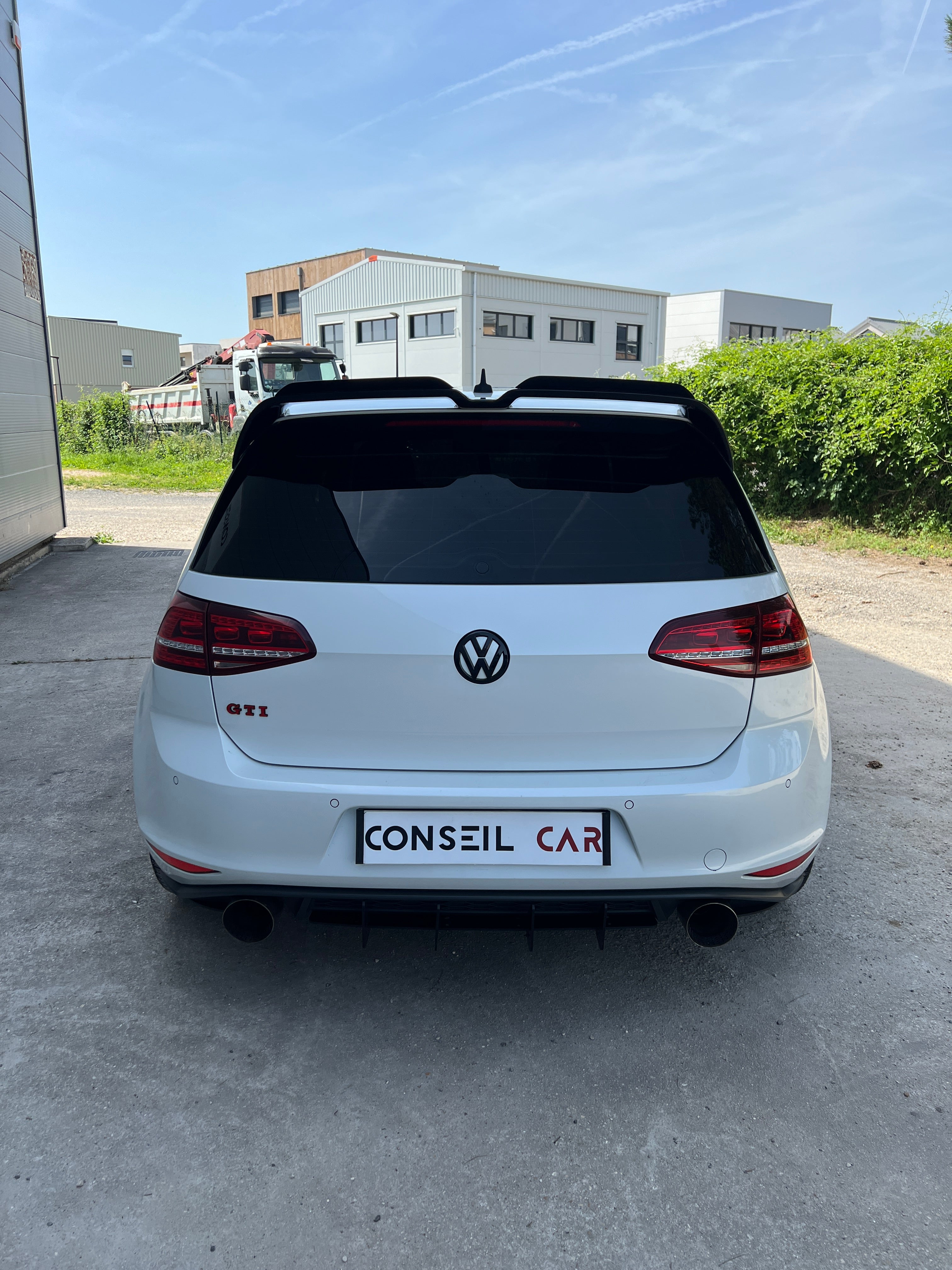 Volkswagen Golf GTI 2.0 TSI 220 BLUEMOTION Volkswagen Golf GTI 2.0 TSI 220 BLUEMOTION