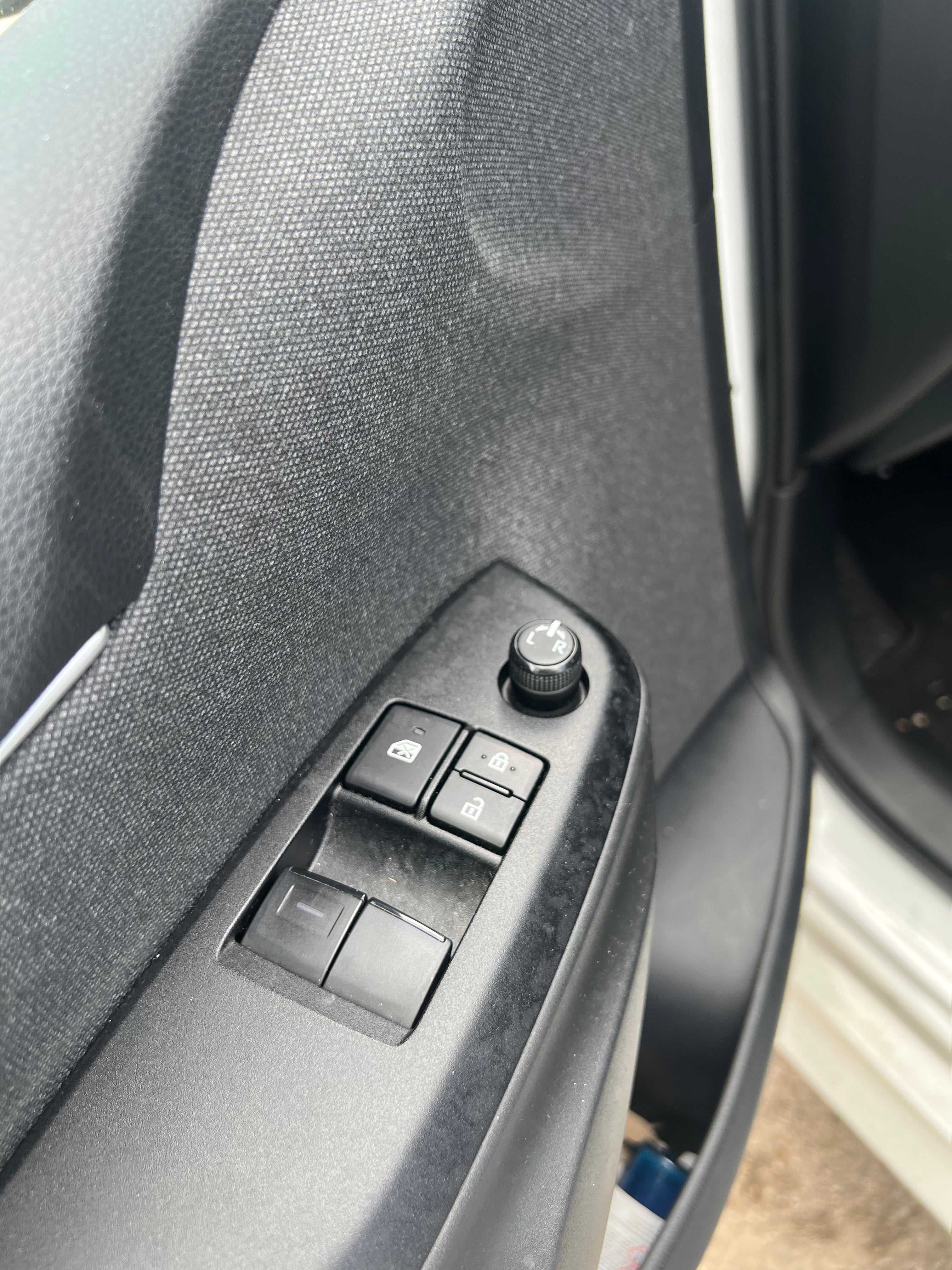 TOYOTA Yaris 1.5 116H Hybride TOYOTA Yaris 1.5 116H Hybride