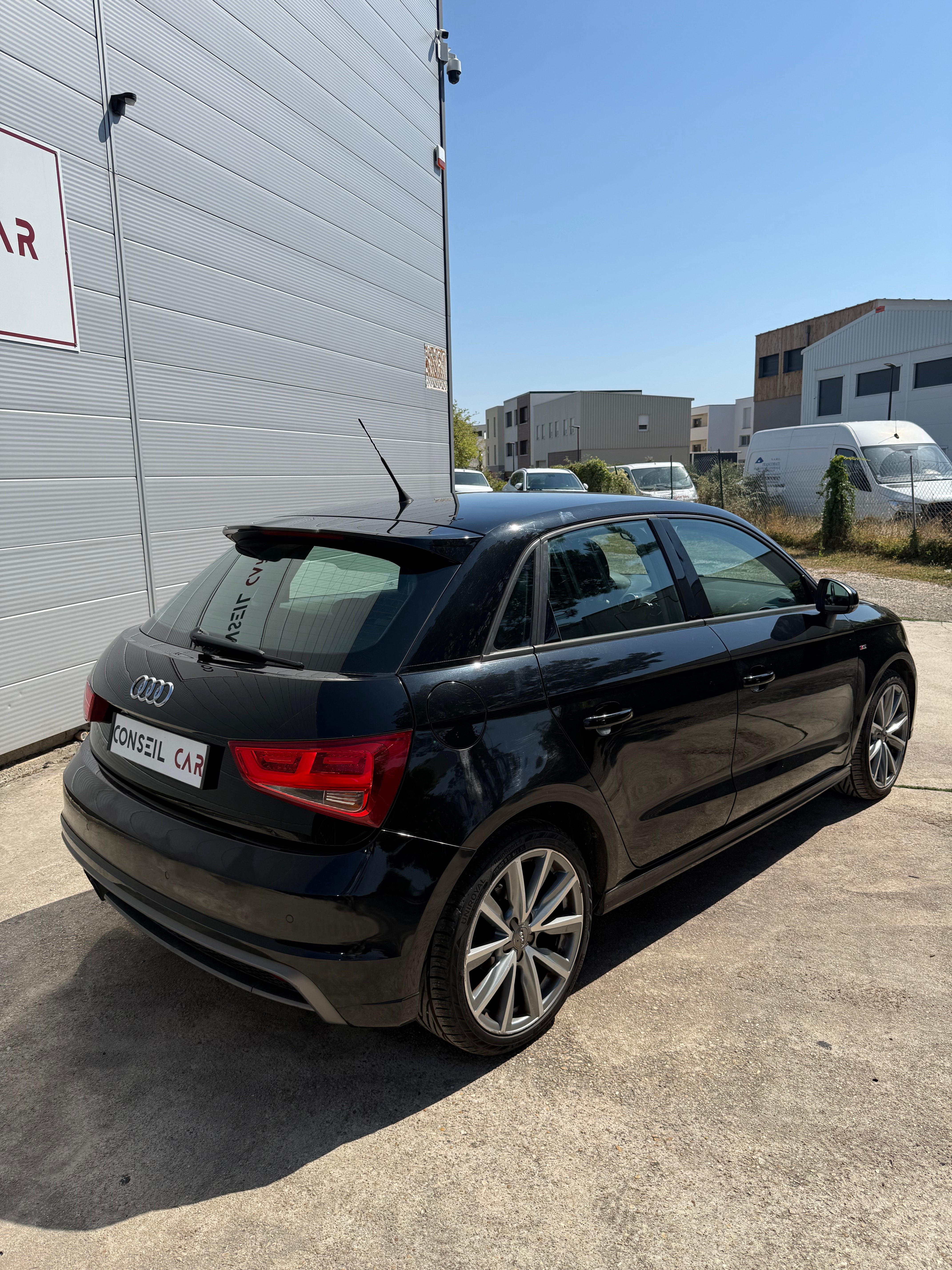 Audi A1 1.4 TFSI 125ch S-Line S-tronic Audi A1 1.4 TFSI 125ch S-Line S-tronic