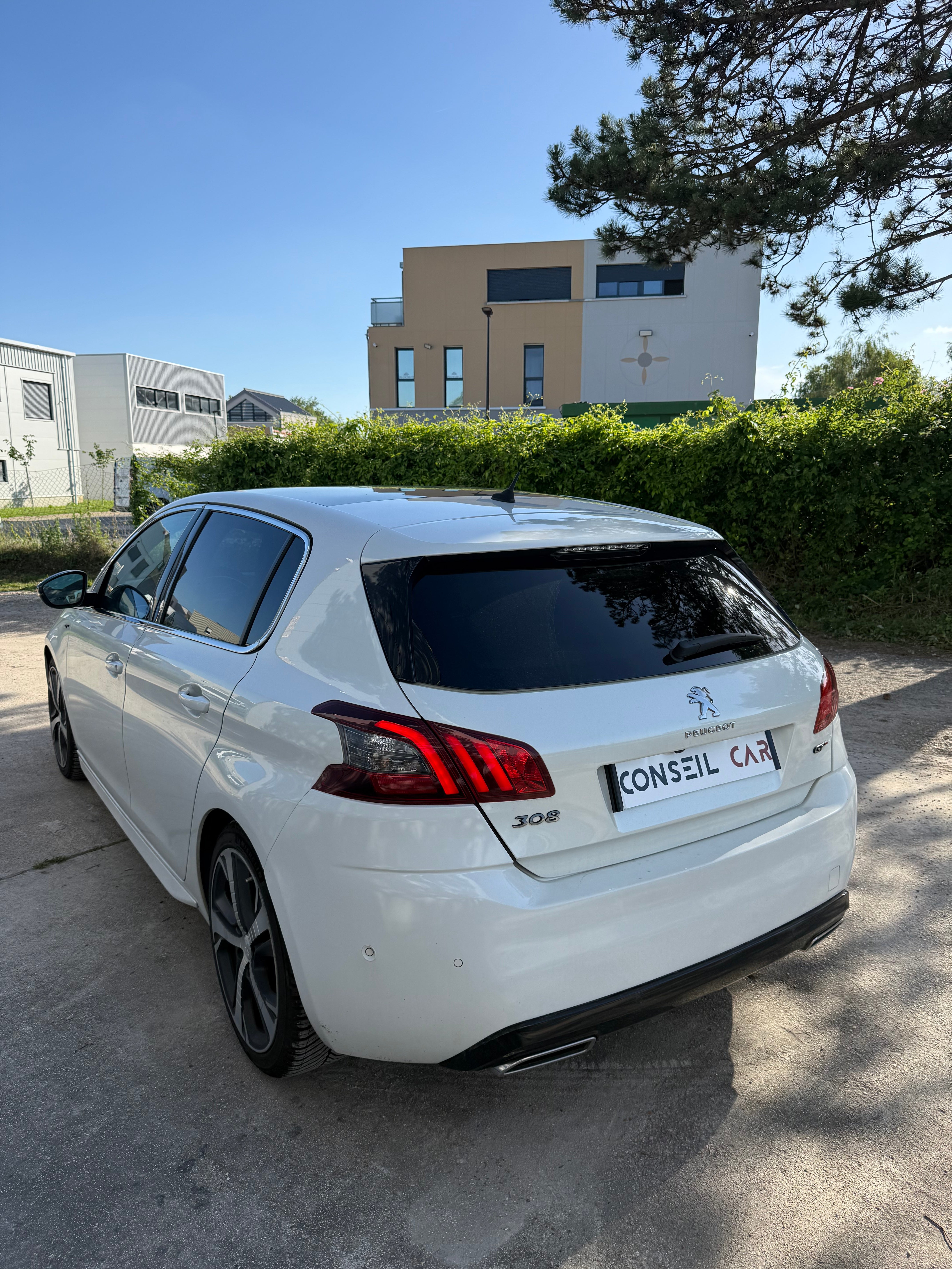 Peugeot 308 GT GENERATION-II 2.0 BLUEHDI 180cv Peugeot 308 GT GENERATION-II 2.0 BLUEHDI 180cv