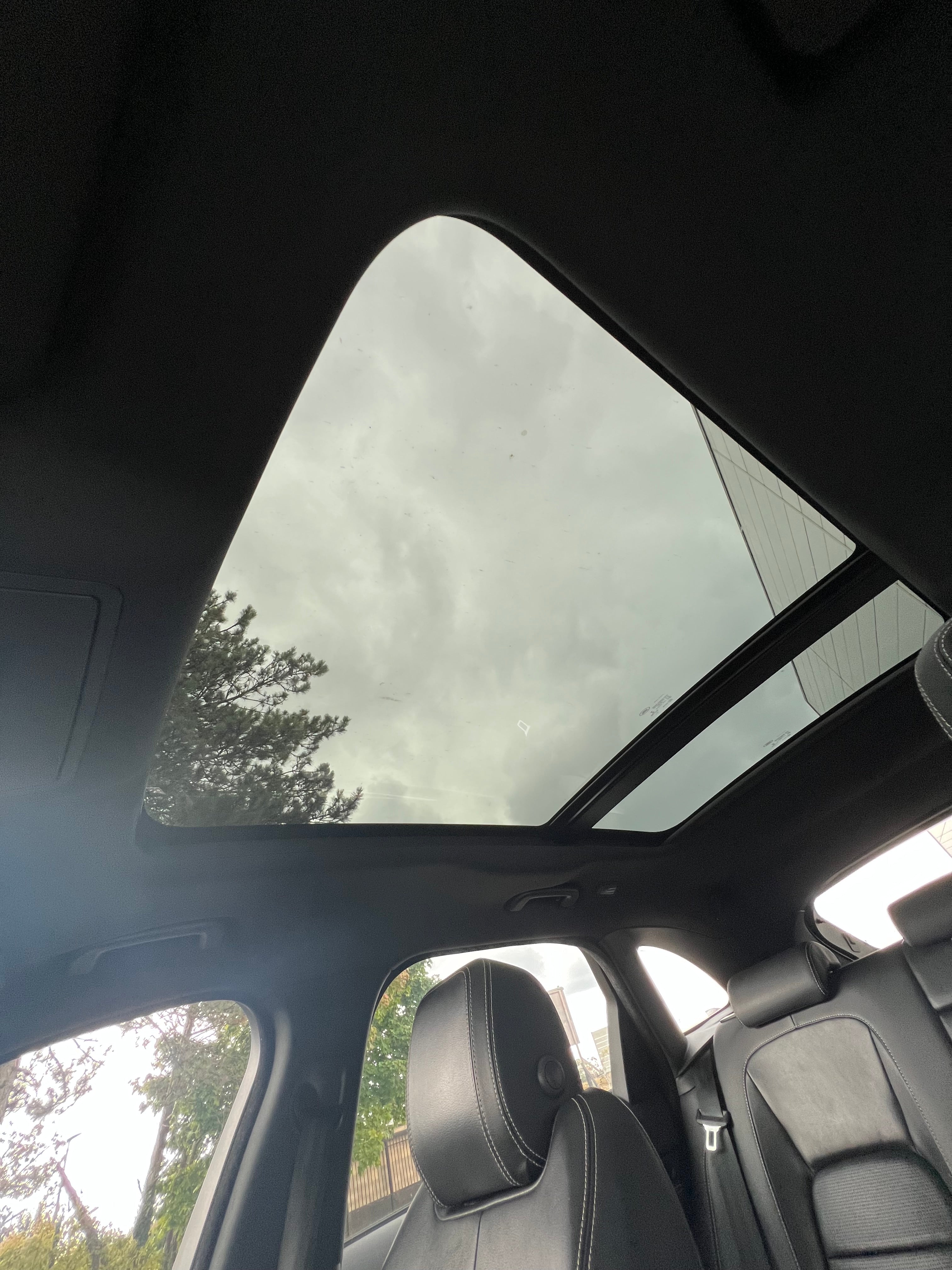 Jaguar F-Pace 2.0 D AWD R Sport 180cv Jaguar F-Pace 2.0 D AWD R Sport 180cv