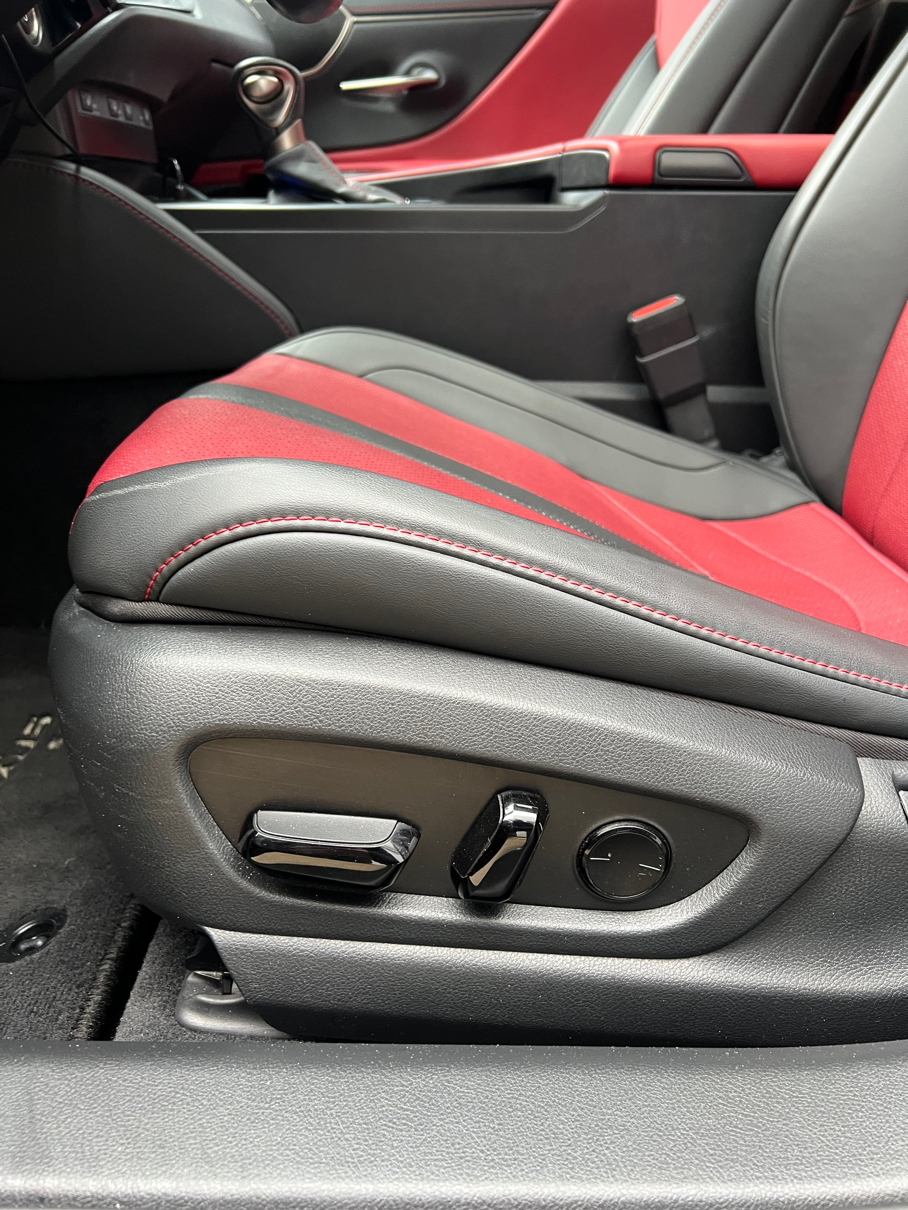 Lexus ES300H 178cv F-Sport Hybride non-rechargeable Lexus ES300H 178cv F-Sport Hybride non-rechargeable