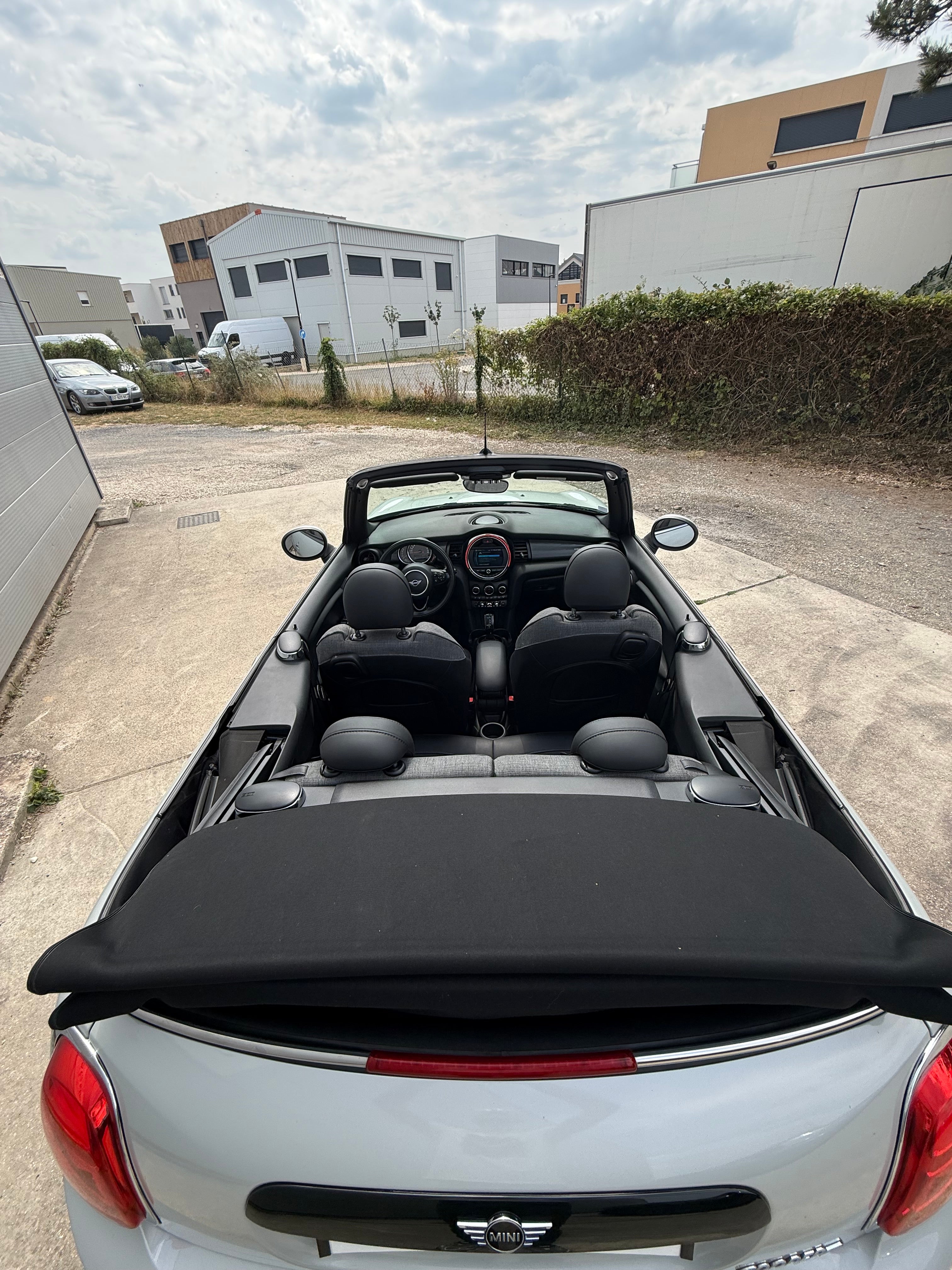 Mini Cooper Cabriolet 1.5 D 115cv BVA HEDDON STREET Mini Cooper Cabriolet 1.5 D 115cv BVA HEDDON STREET