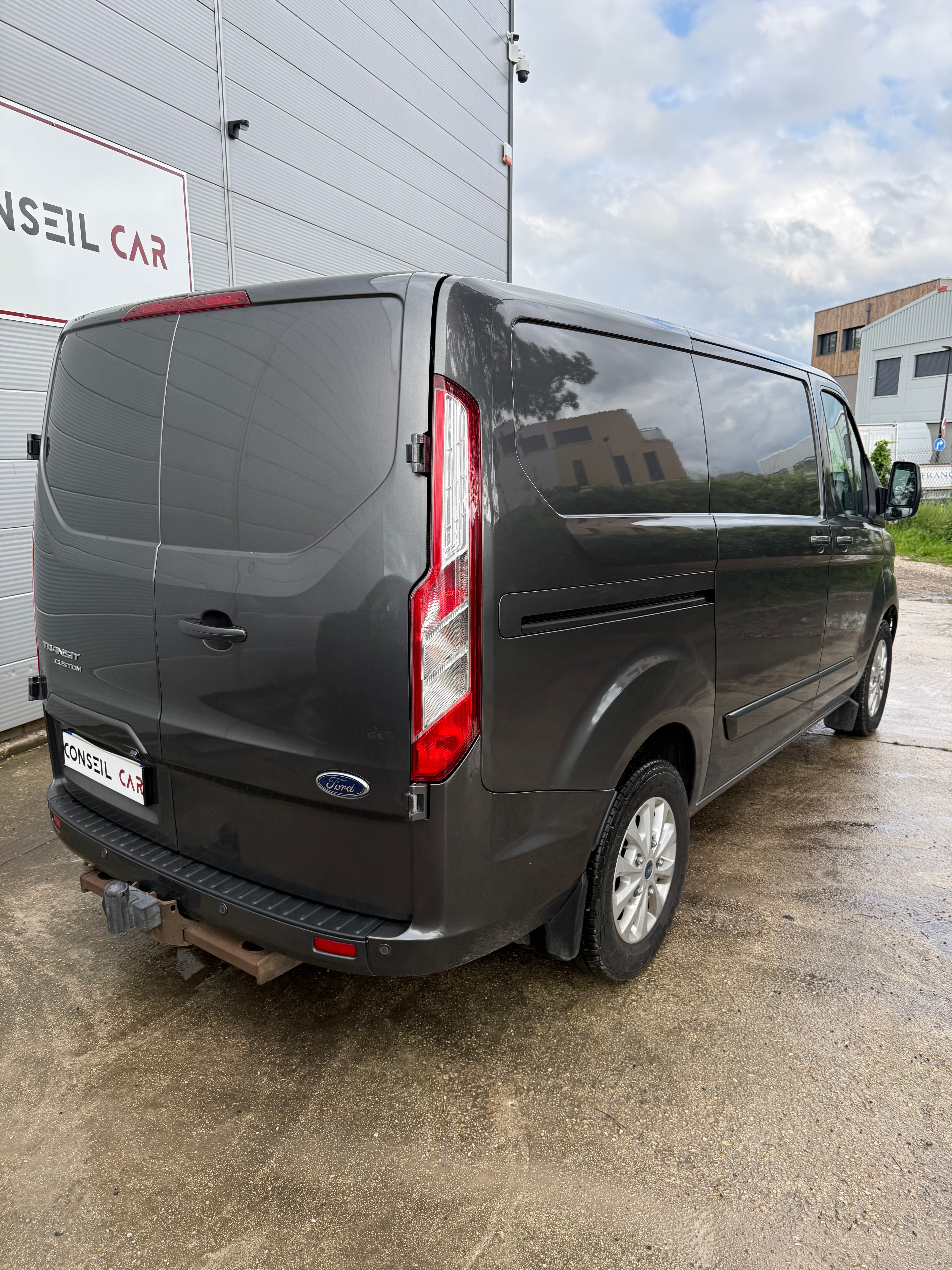 Ford Transit Custom Vu FOURGON 300 2.0 TDCI 170 L1H1 COURT Ford Transit Custom Vu FOURGON 300 2.0 TDCI 170 L1H1 COURT