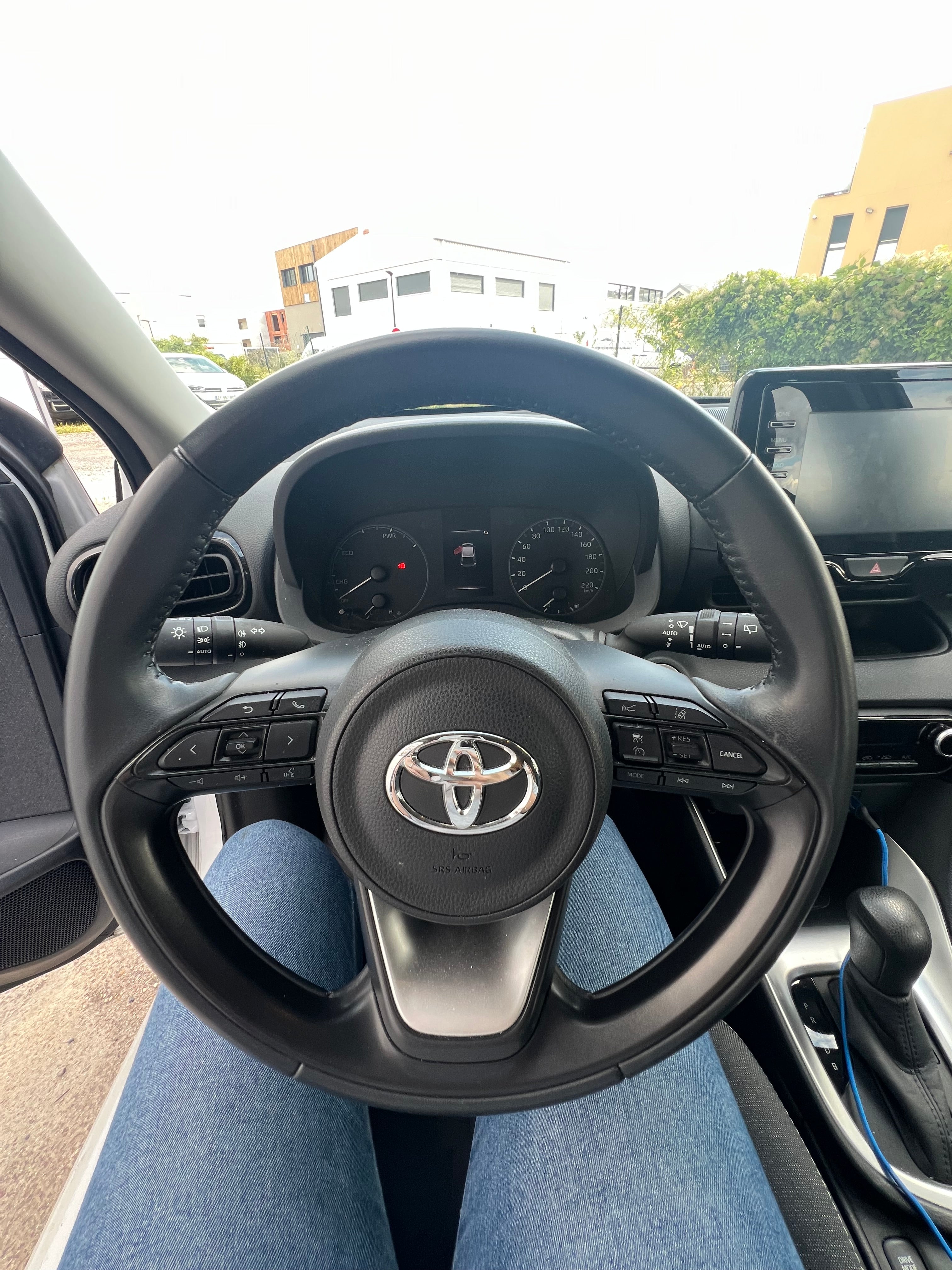 TOYOTA Yaris 1.5 116H Hybride TOYOTA Yaris 1.5 116H Hybride