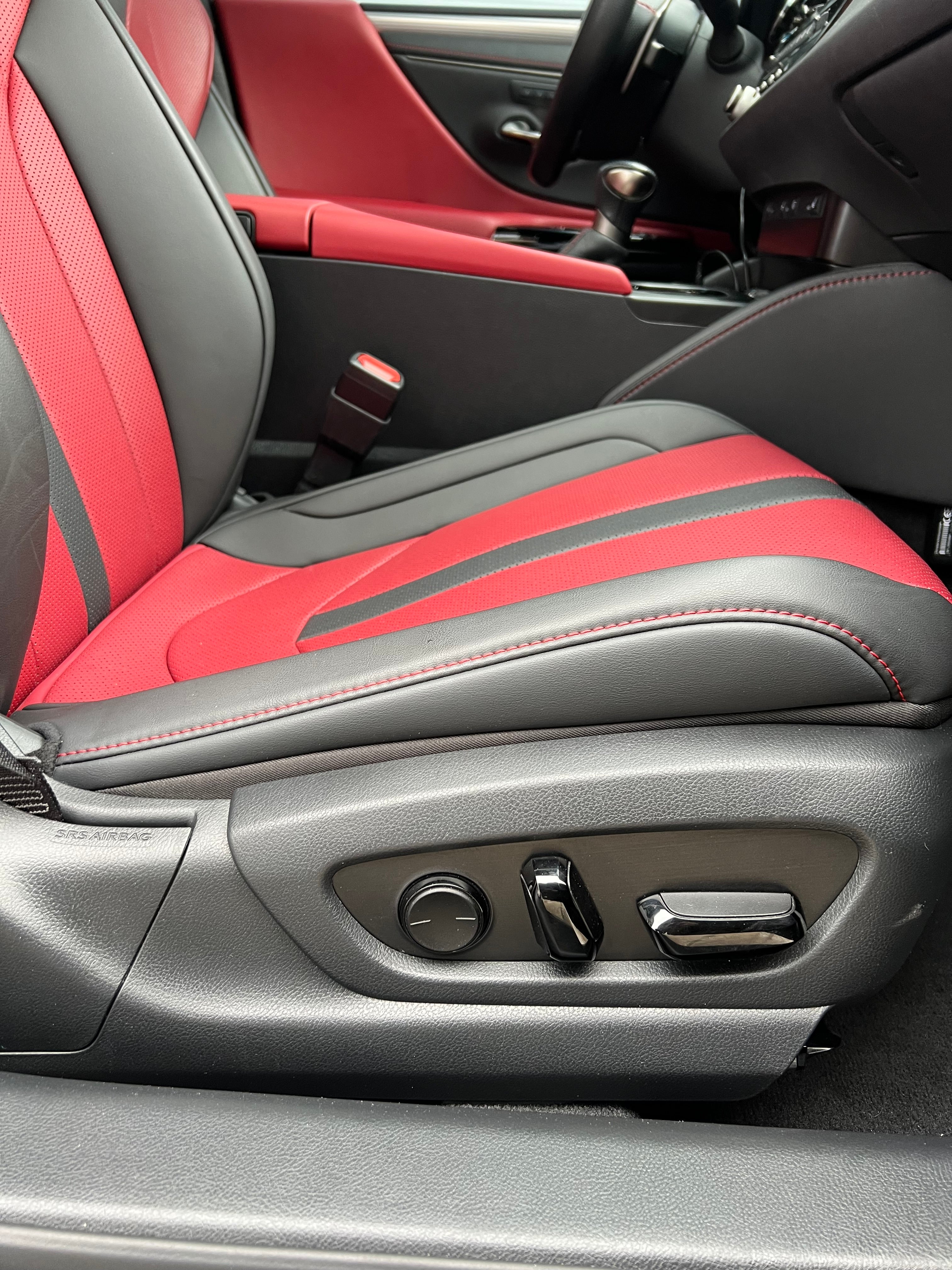 Lexus ES300H 178cv F-Sport Hybride non-rechargeable Lexus ES300H 178cv F-Sport Hybride non-rechargeable