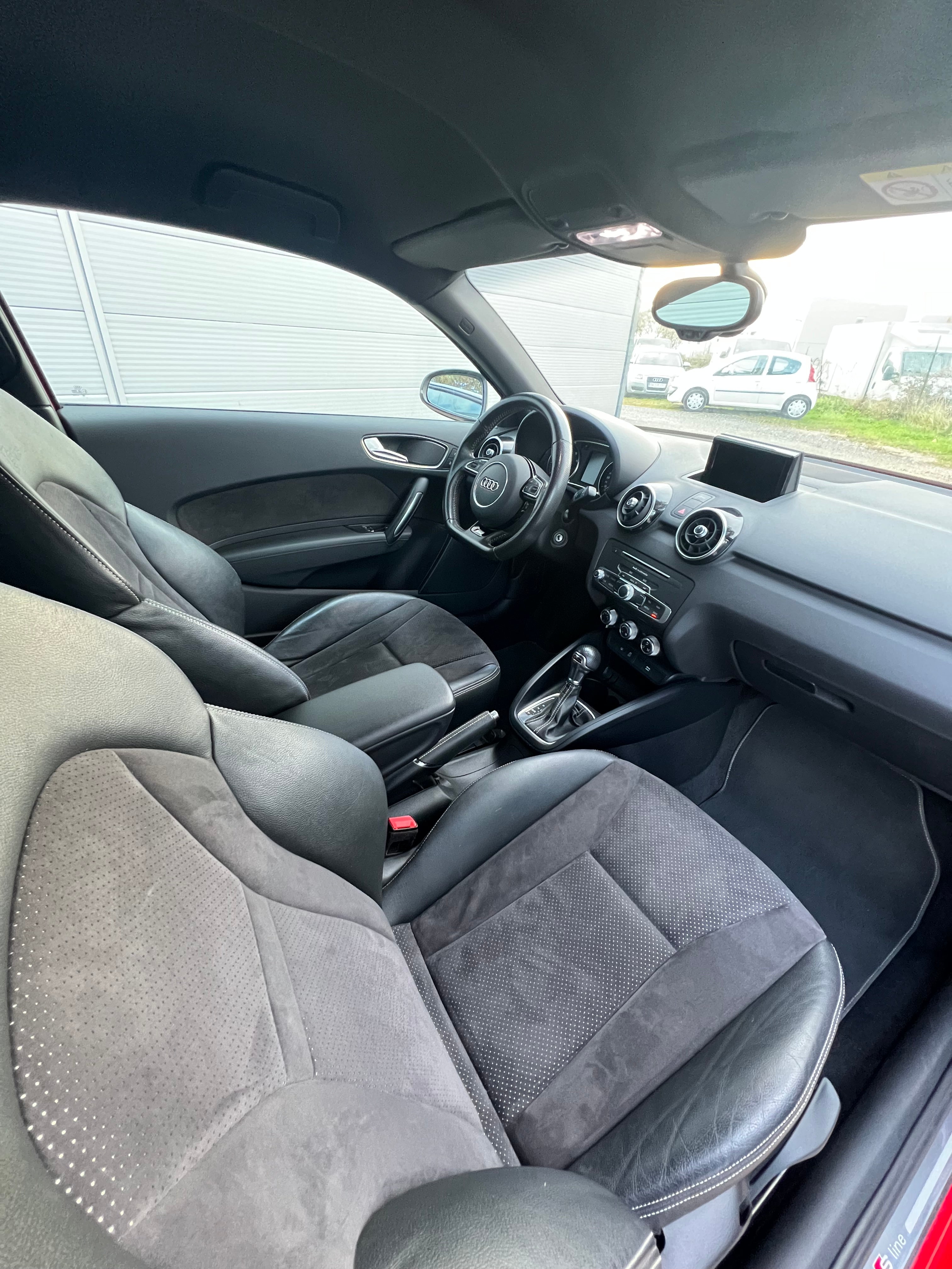 Audi A1 S-Line 1.8 TFSI 192 S-tronic Audi A1 S-Line 1.8 TFSI 192 S-tronic