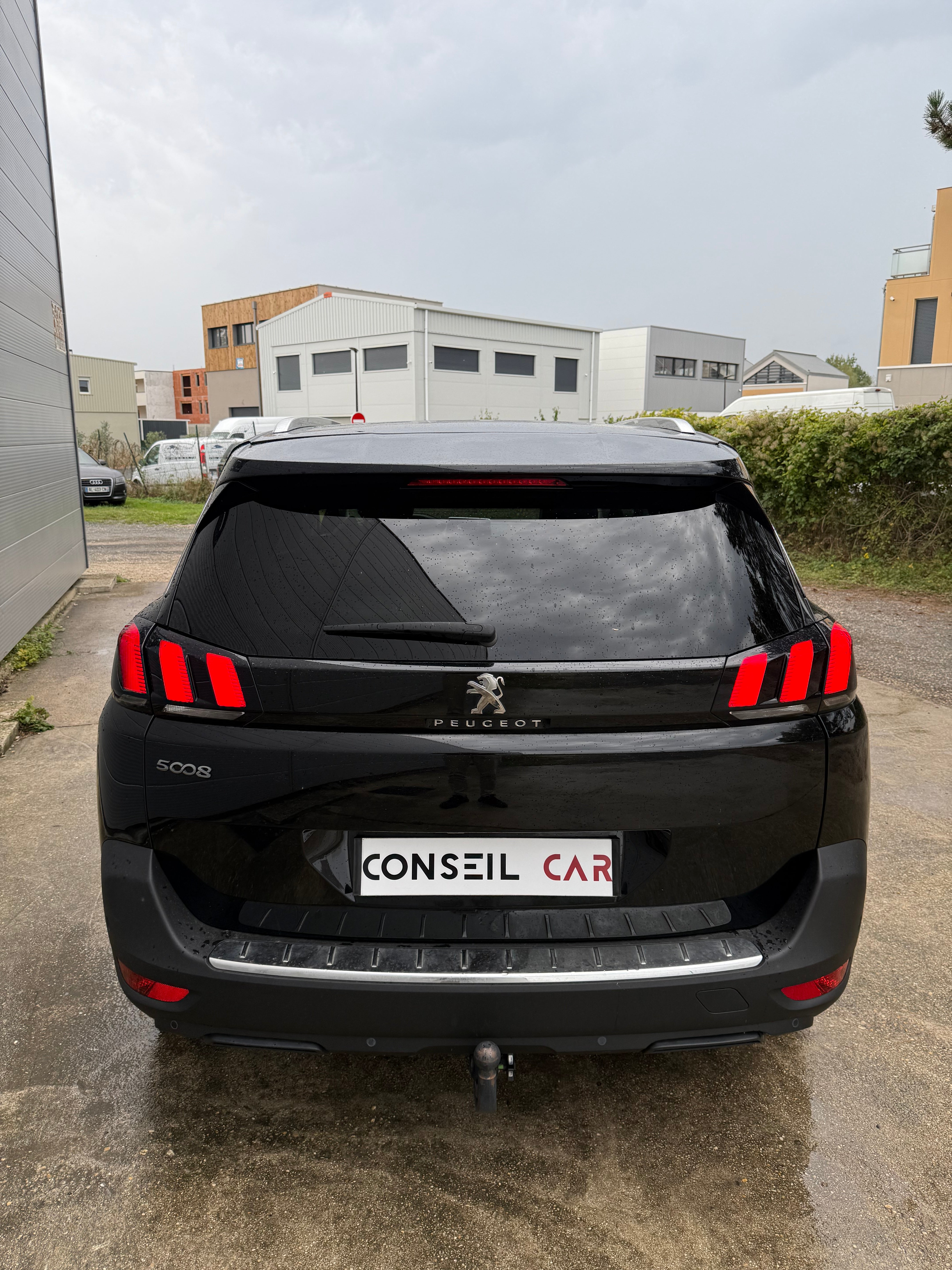 Peugeot 5008 1.5 BlueHdi 130 Allure Business Peugeot 5008 1.5 BlueHdi 130 Allure Business