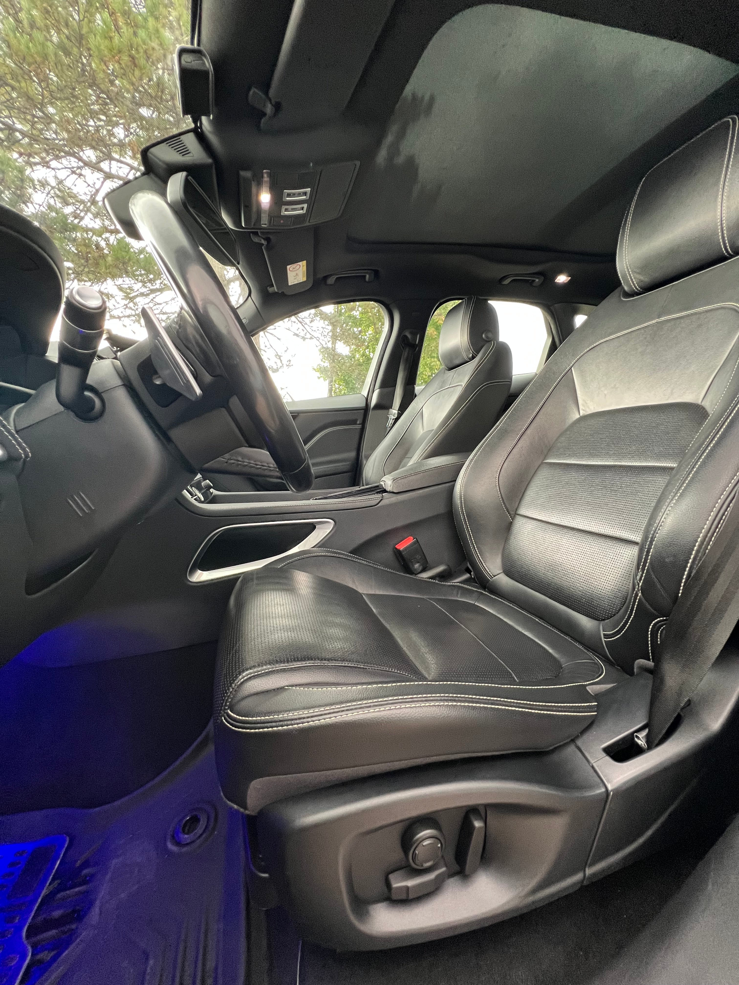 Jaguar F-Pace 2.0 D AWD R Sport 180cv Jaguar F-Pace 2.0 D AWD R Sport 180cv