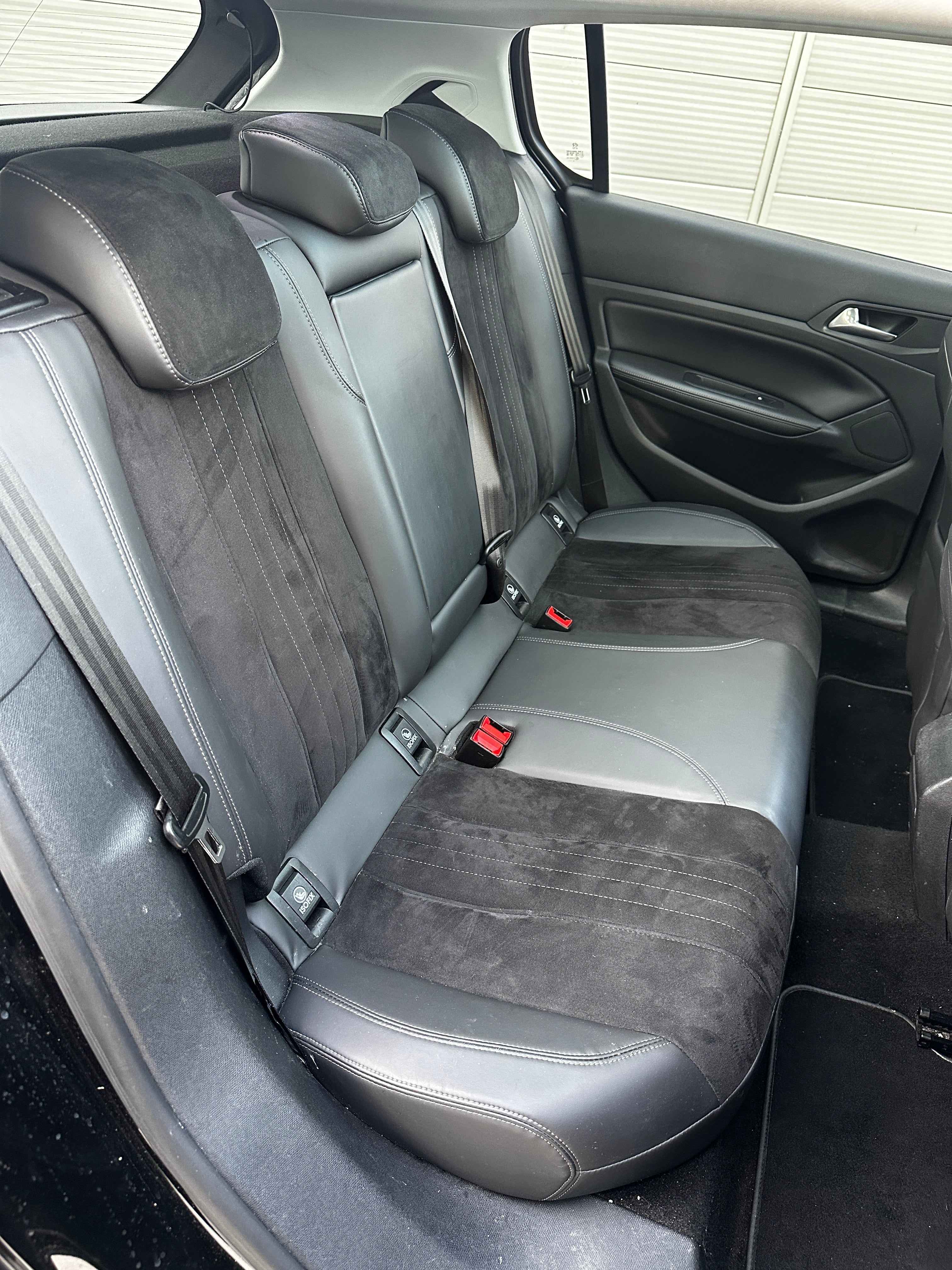Peugeot 308 1.6 THP Féline 156cv Peugeot 308 1.6 THP Féline 156cv