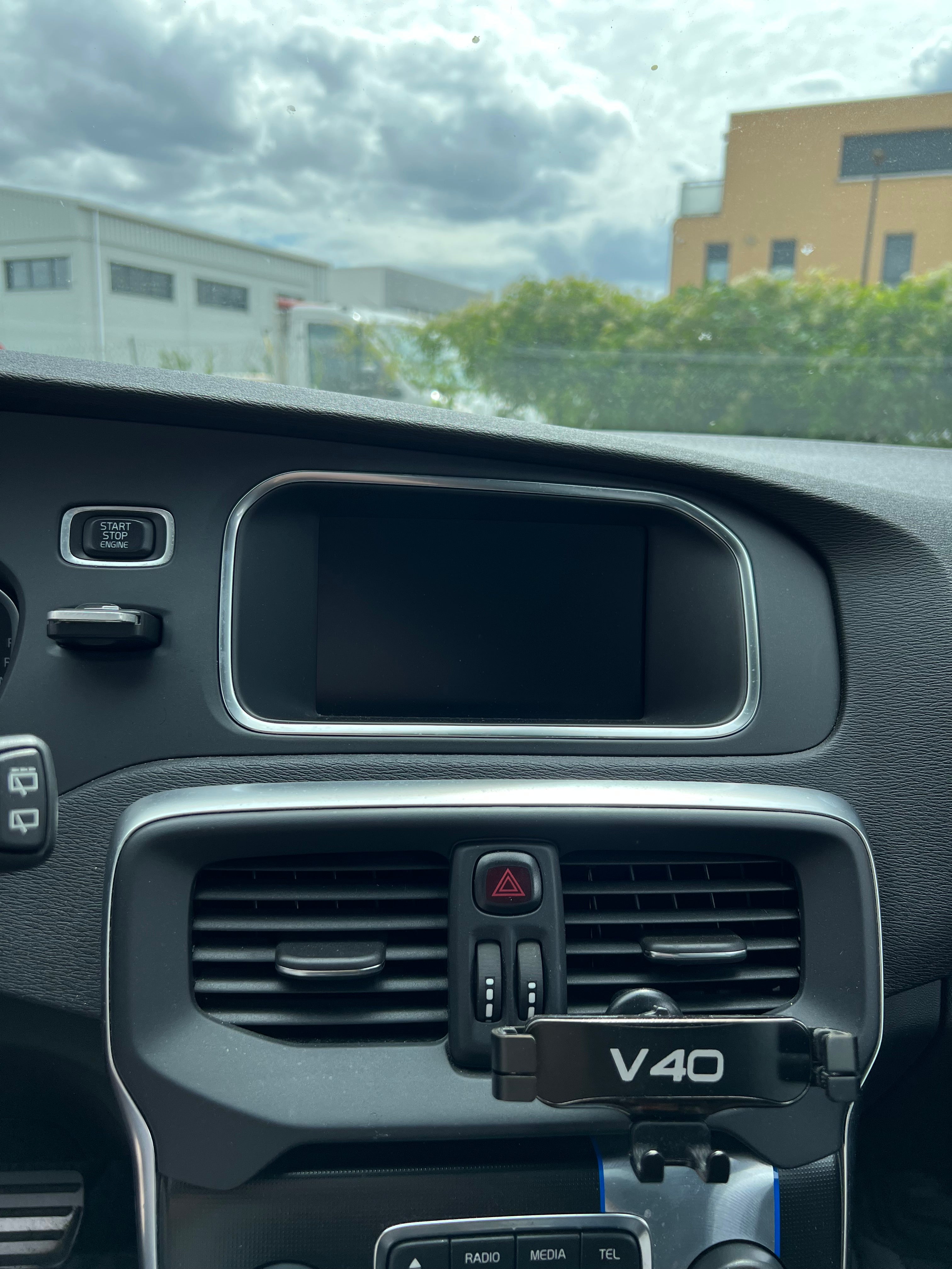 Volvo V40 150ch Geartronic 6 R-Design Volvo V40 150ch Geartronic 6 R-Design