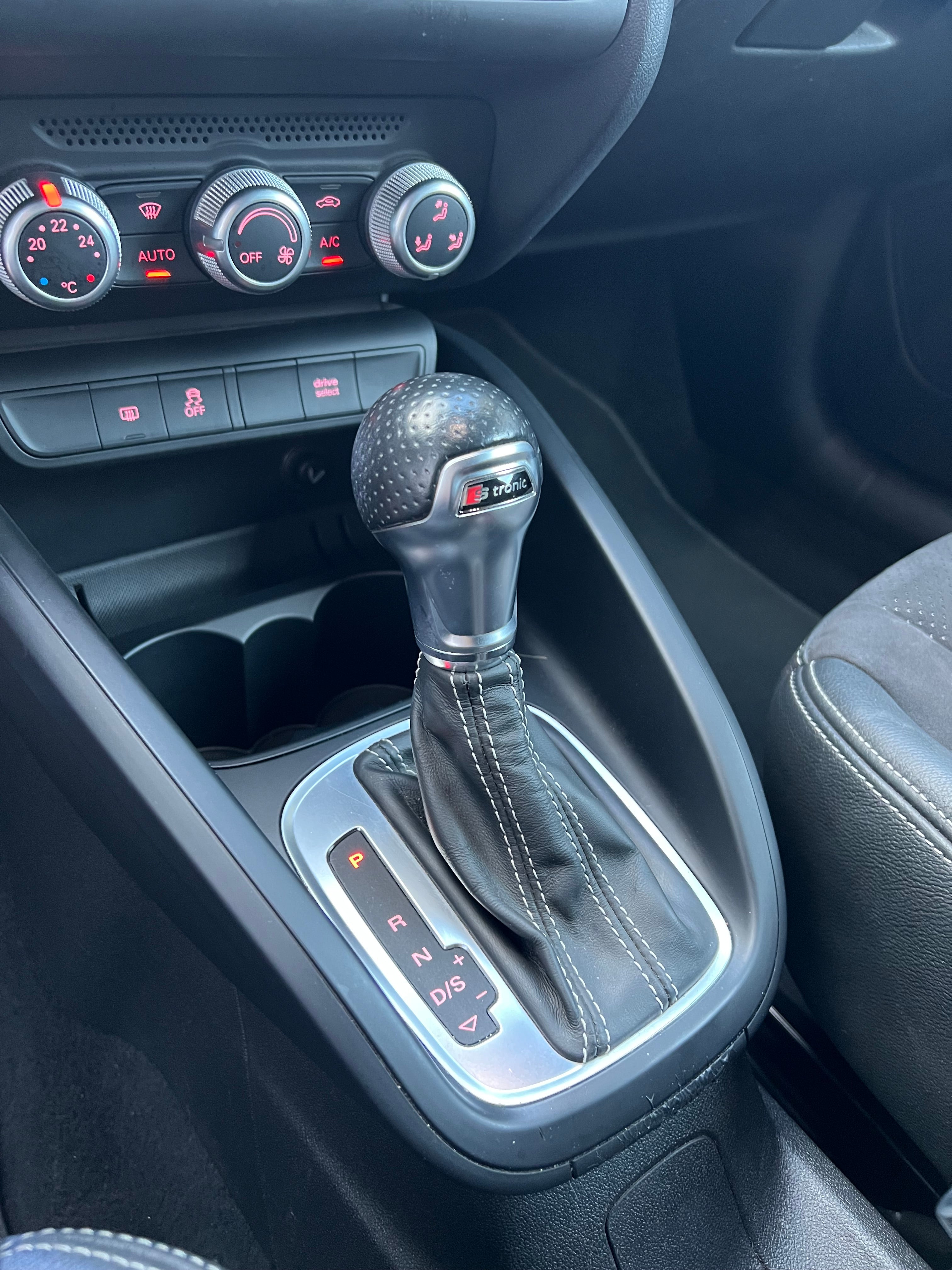 Audi A1 S-Line 1.8 TFSI 192 S-tronic Audi A1 S-Line 1.8 TFSI 192 S-tronic