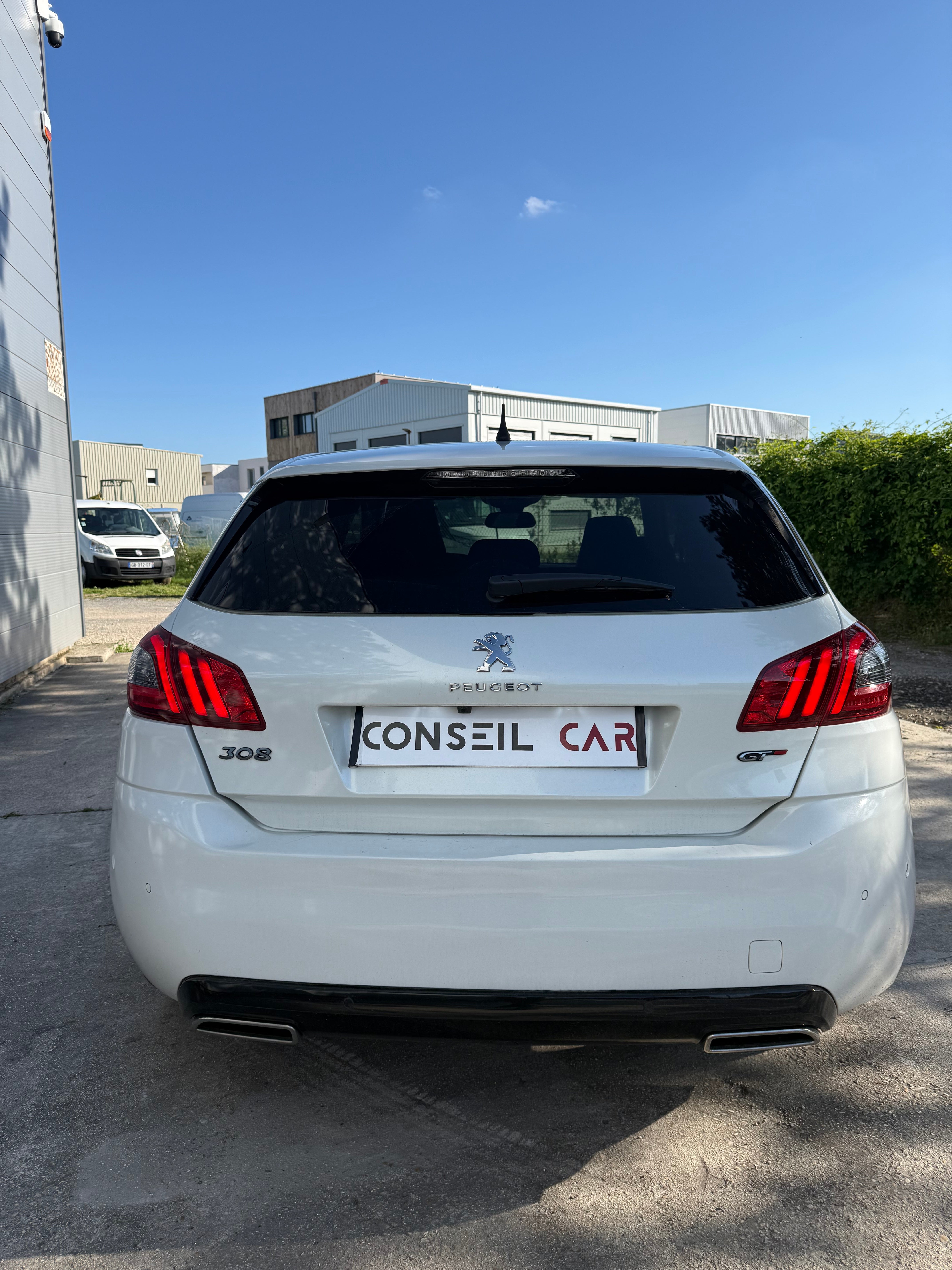 Peugeot 308 GT GENERATION-II 2.0 BLUEHDI 180cv Peugeot 308 GT GENERATION-II 2.0 BLUEHDI 180cv