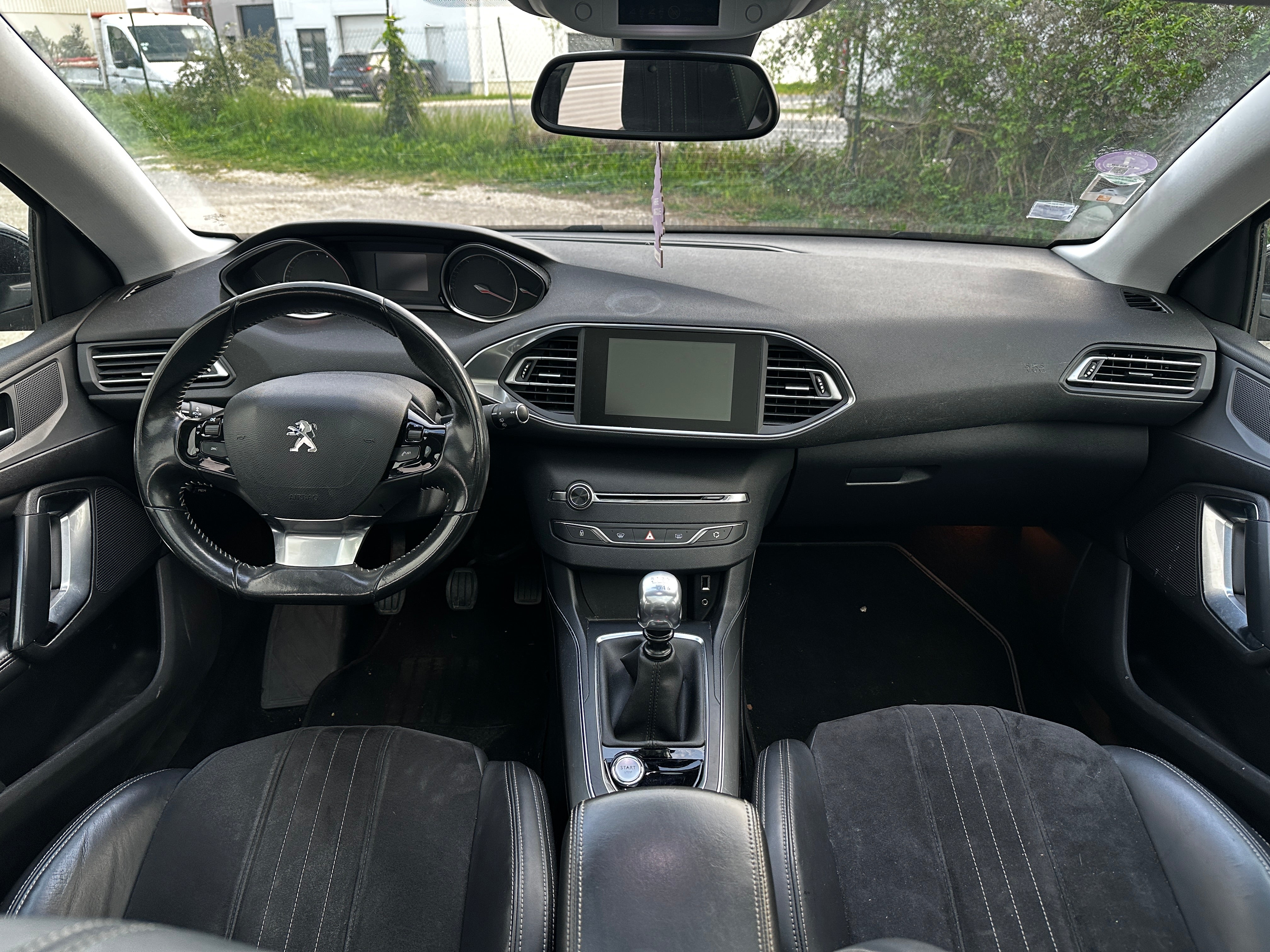Peugeot 308 1.6 THP Féline 156cv Peugeot 308 1.6 THP Féline 156cv