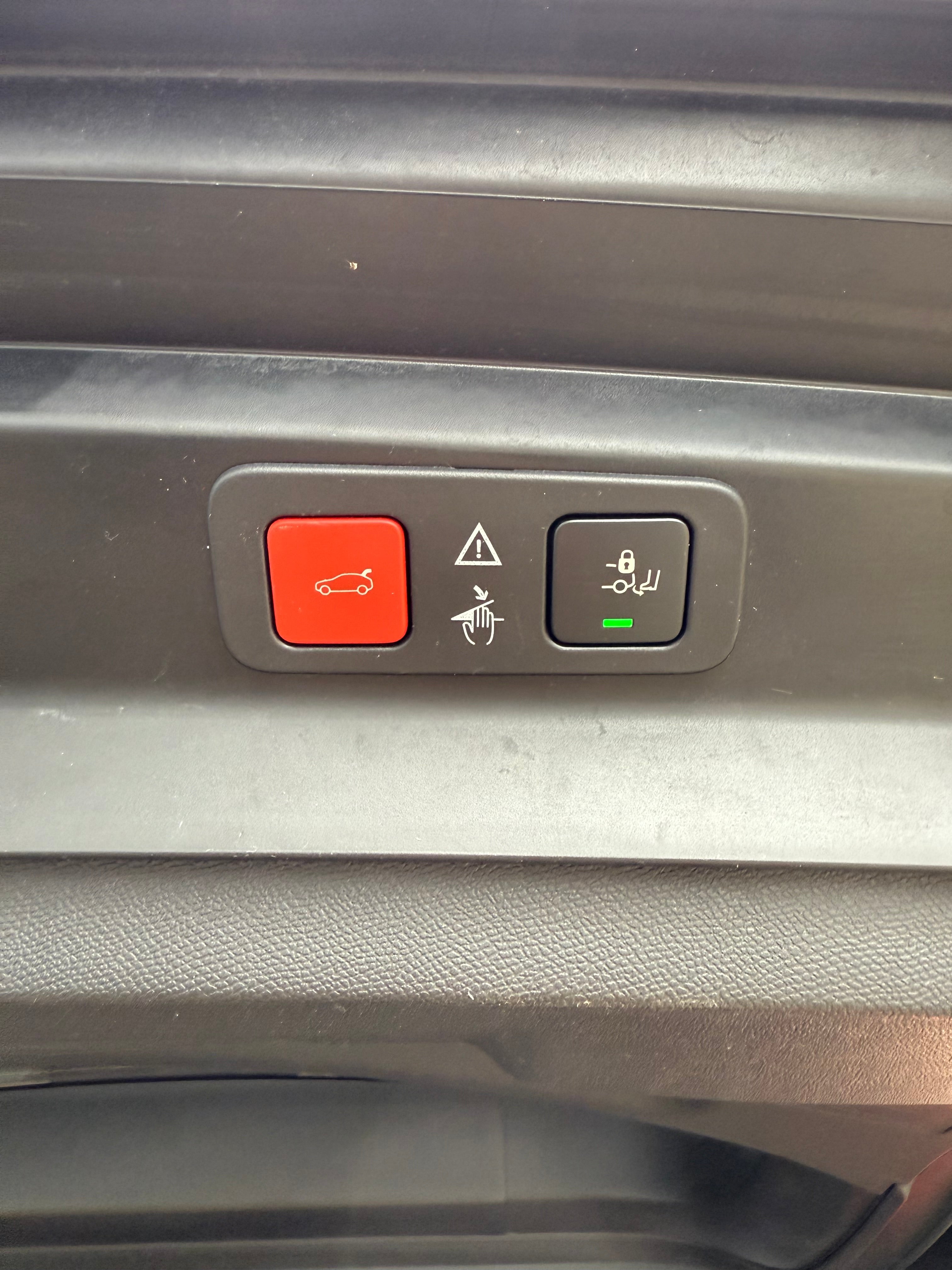 Peugeot 5008 1.5 BlueHdi 130 Allure Business Peugeot 5008 1.5 BlueHdi 130 Allure Business