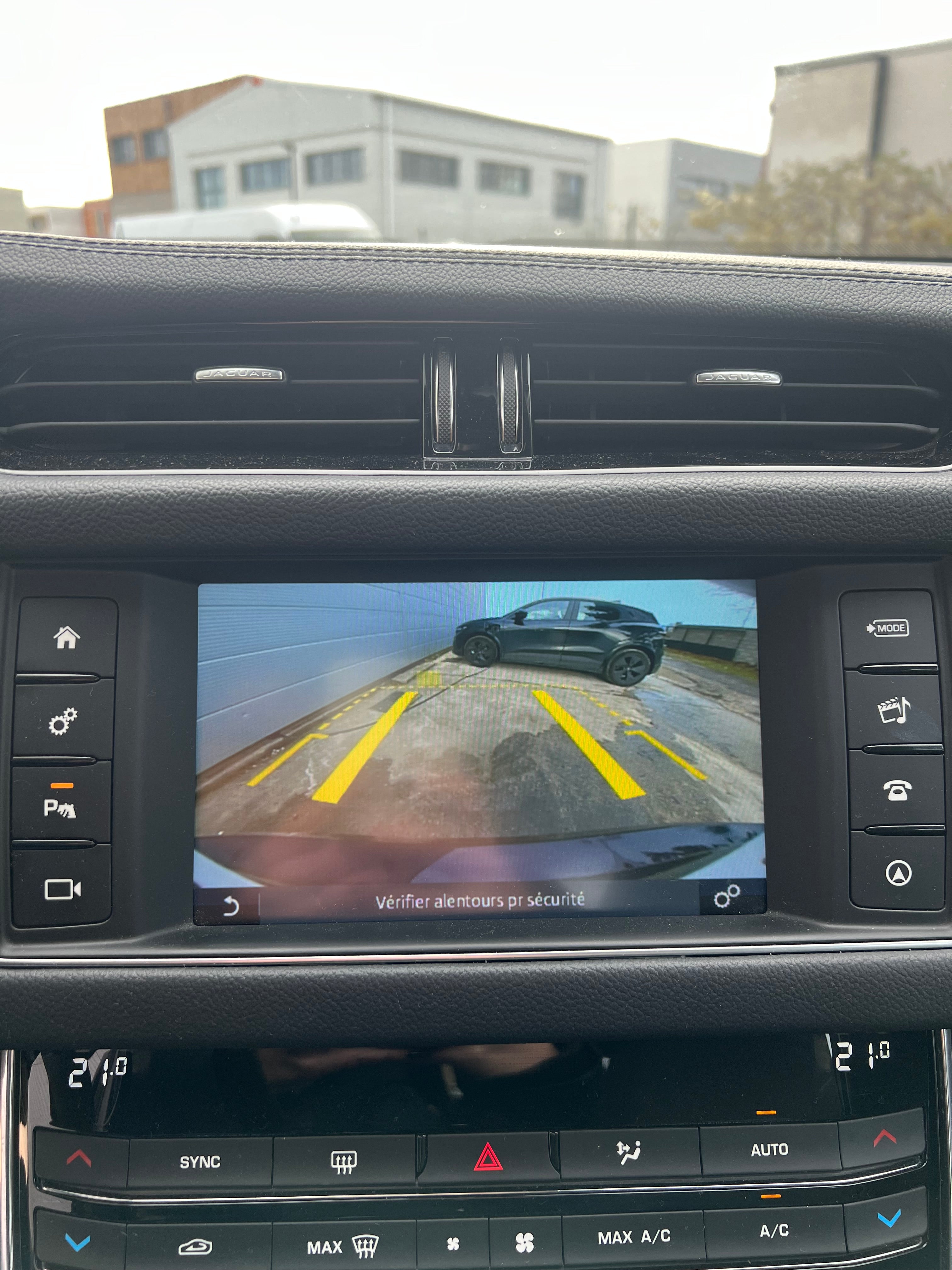 Jaguar XF X260 2.0 D 163 cv Jaguar XF X260 2.0 D 163 cv