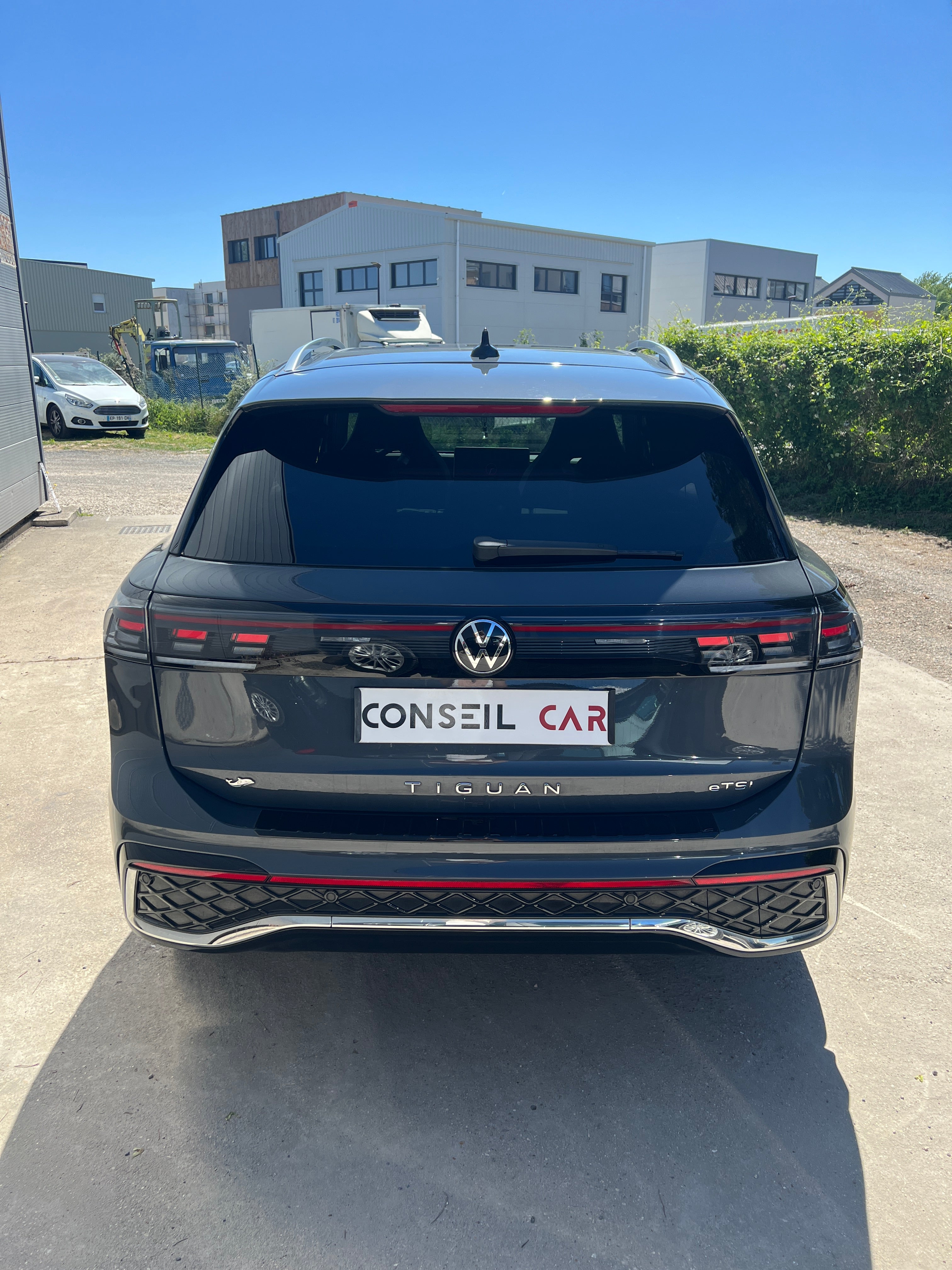 Volkswagen Tiguan 1.5 E-TSI 150 MHEV HYBRID R-LINE EDITION DSG BVA Volkswagen Tiguan 1.5 E-TSI 150 MHEV HYBRID R-LINE EDITION DSG BVA