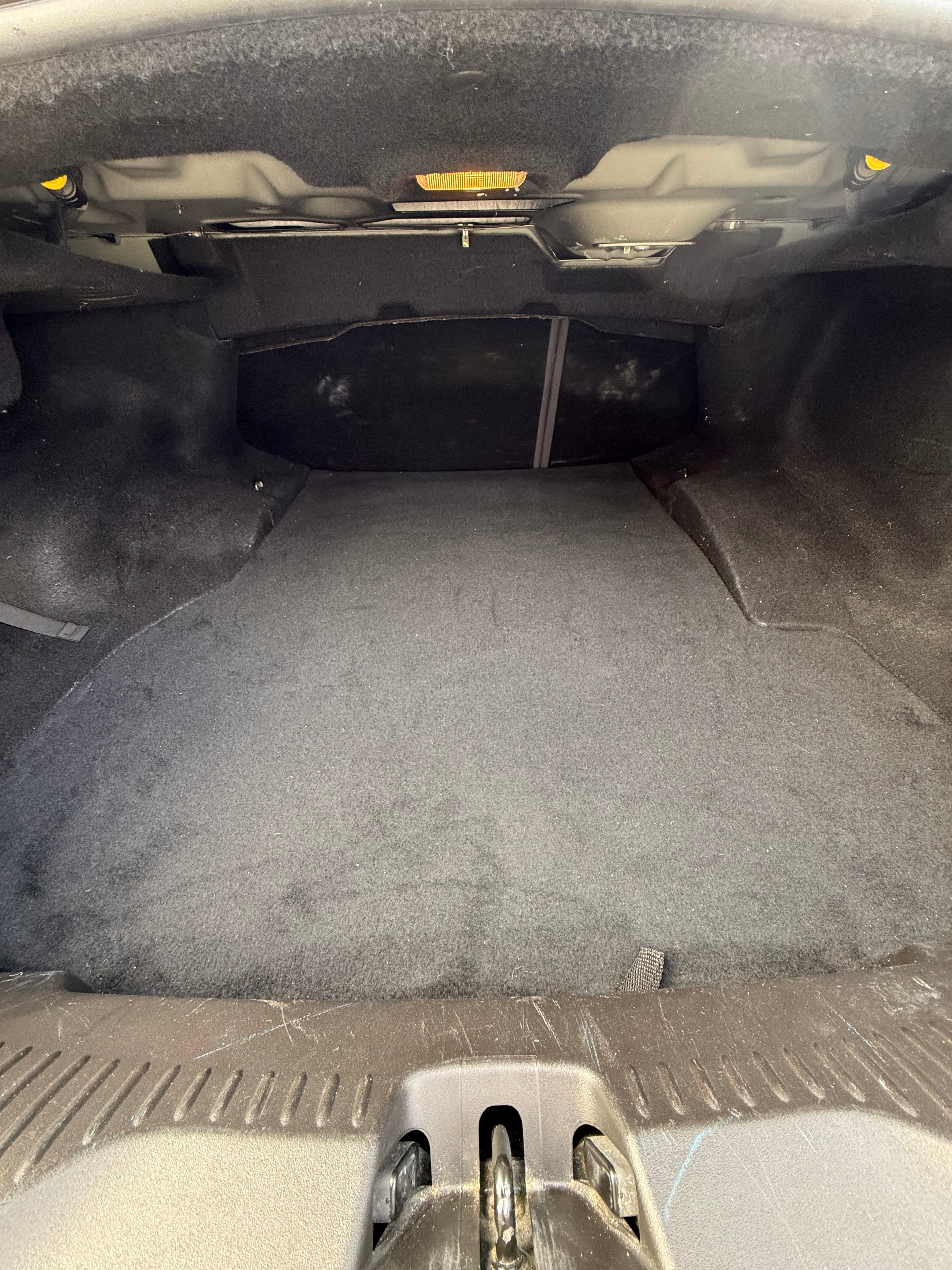 Jaguar XF 2.2D 200 LUXE PREMIUM Jaguar XF 2.2D 200 LUXE PREMIUM