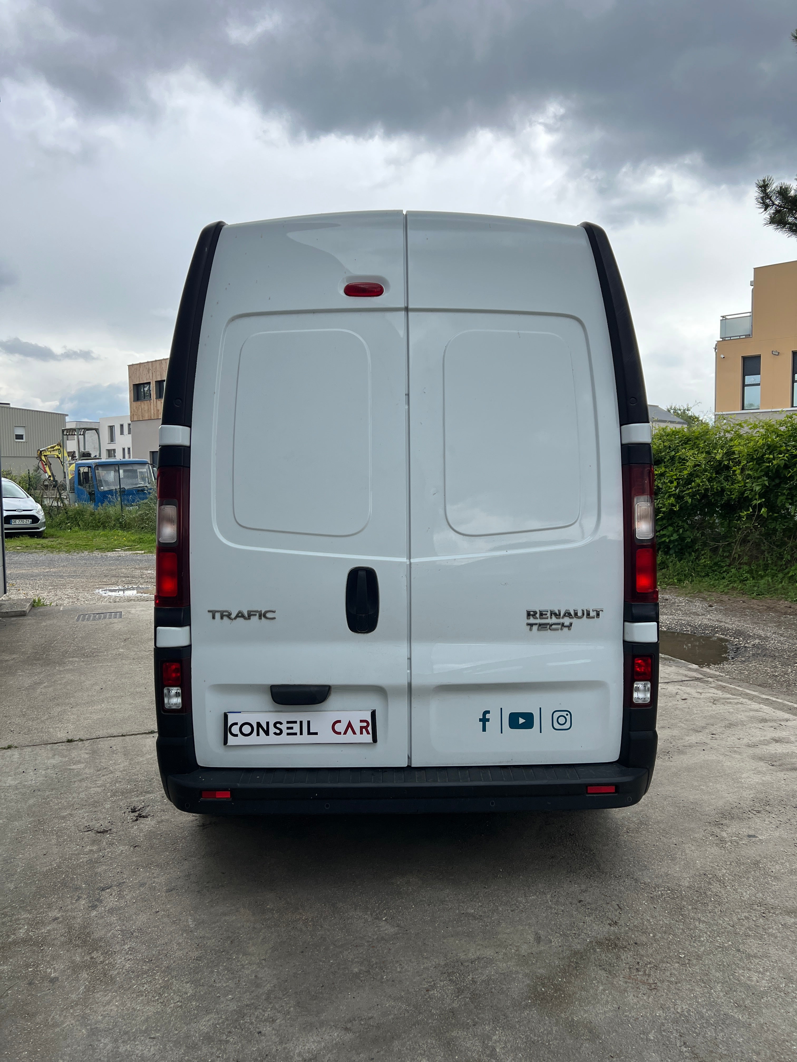Renault Trafic L1H2 FOURGON 1.6 DCI 125 1T2 ENERGY GRAND-CONFORT Renault Trafic L1H2 FOURGON 1.6 DCI 125 1T2 ENERGY GRAND-CONFORT