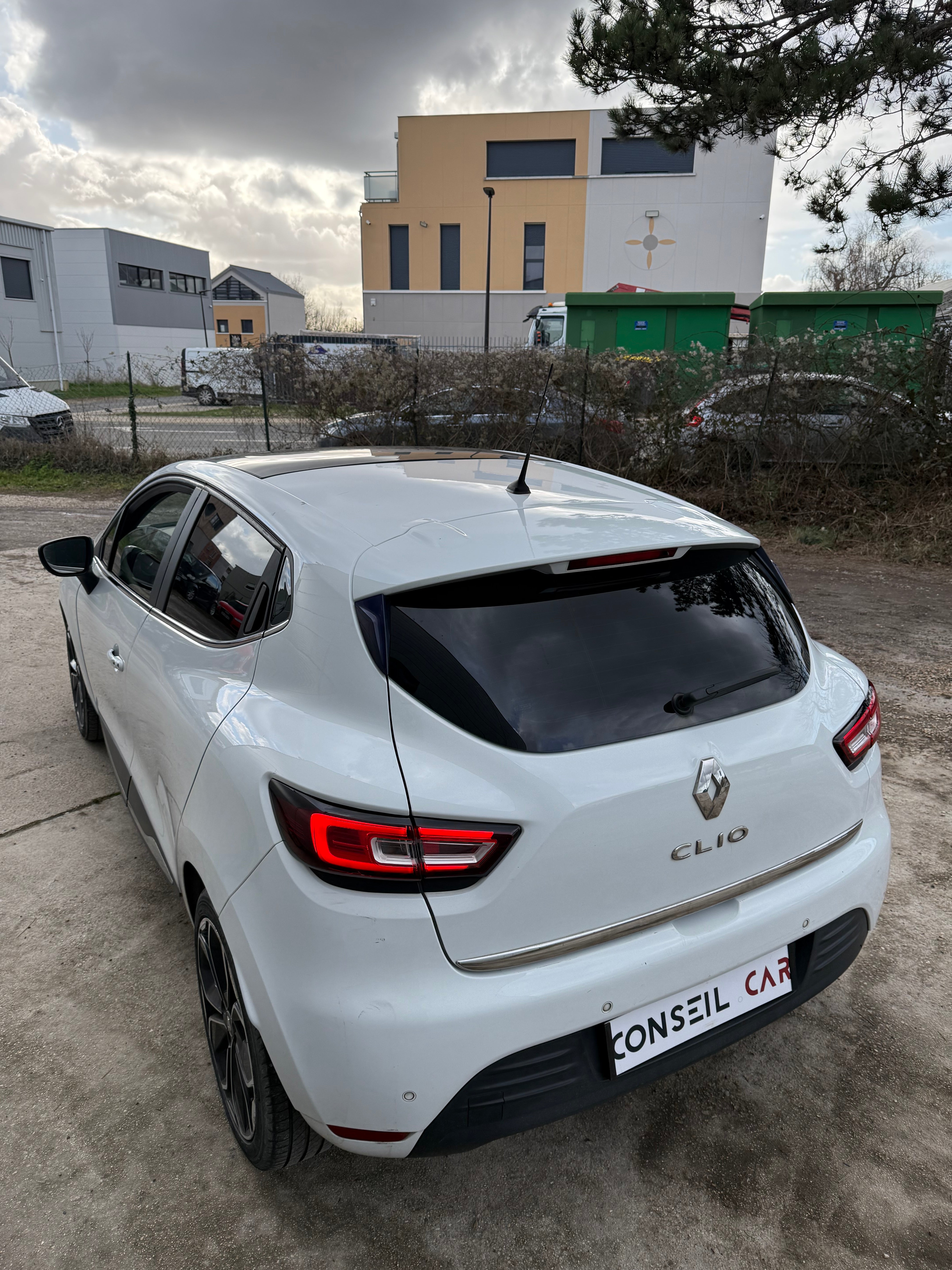 RENAULT Clio IV 1.2 75ch RENAULT Clio IV 1.2 75ch