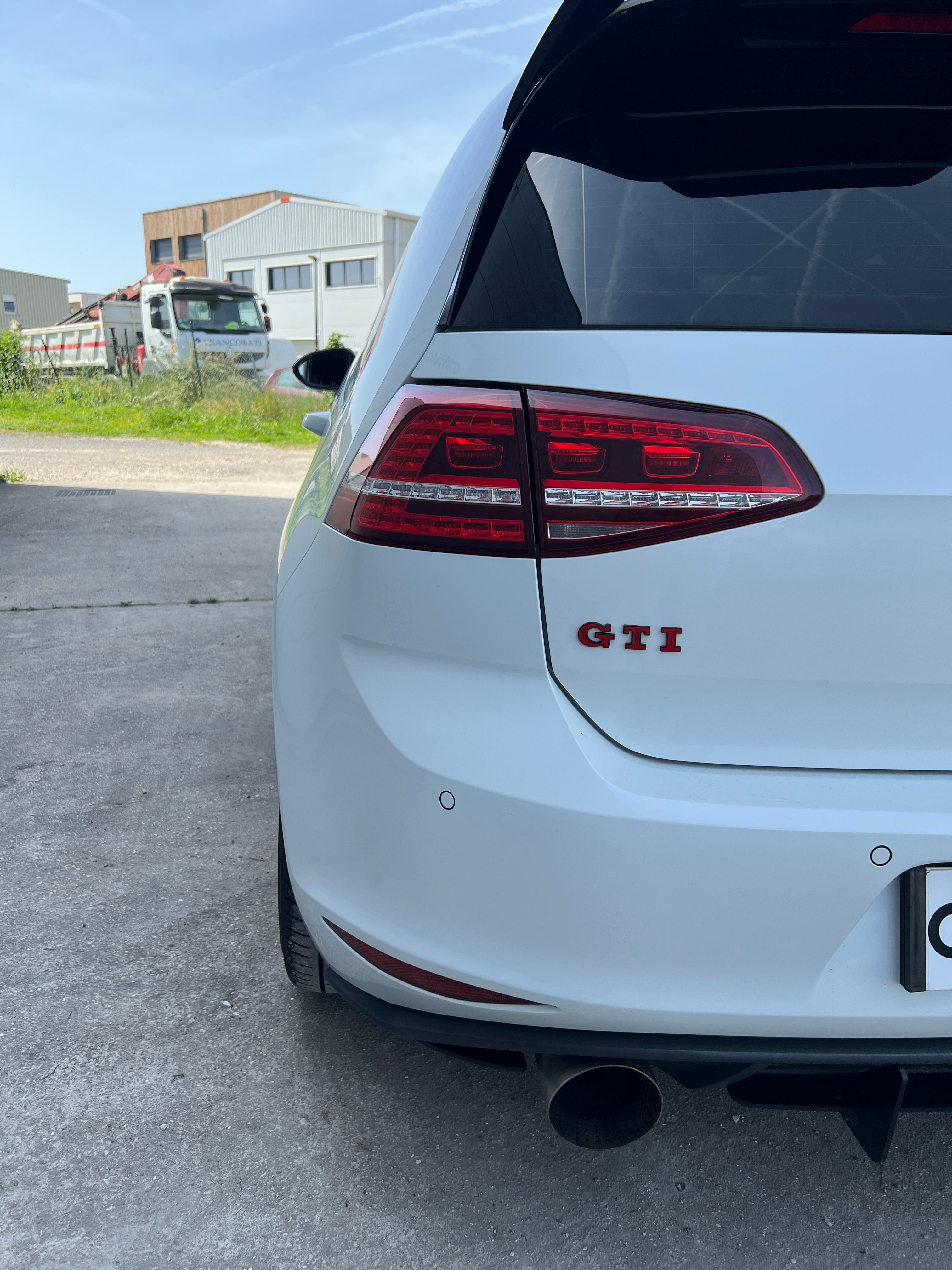 Volkswagen Golf GTI 2.0 TSI 220 BLUEMOTION Volkswagen Golf GTI 2.0 TSI 220 BLUEMOTION
