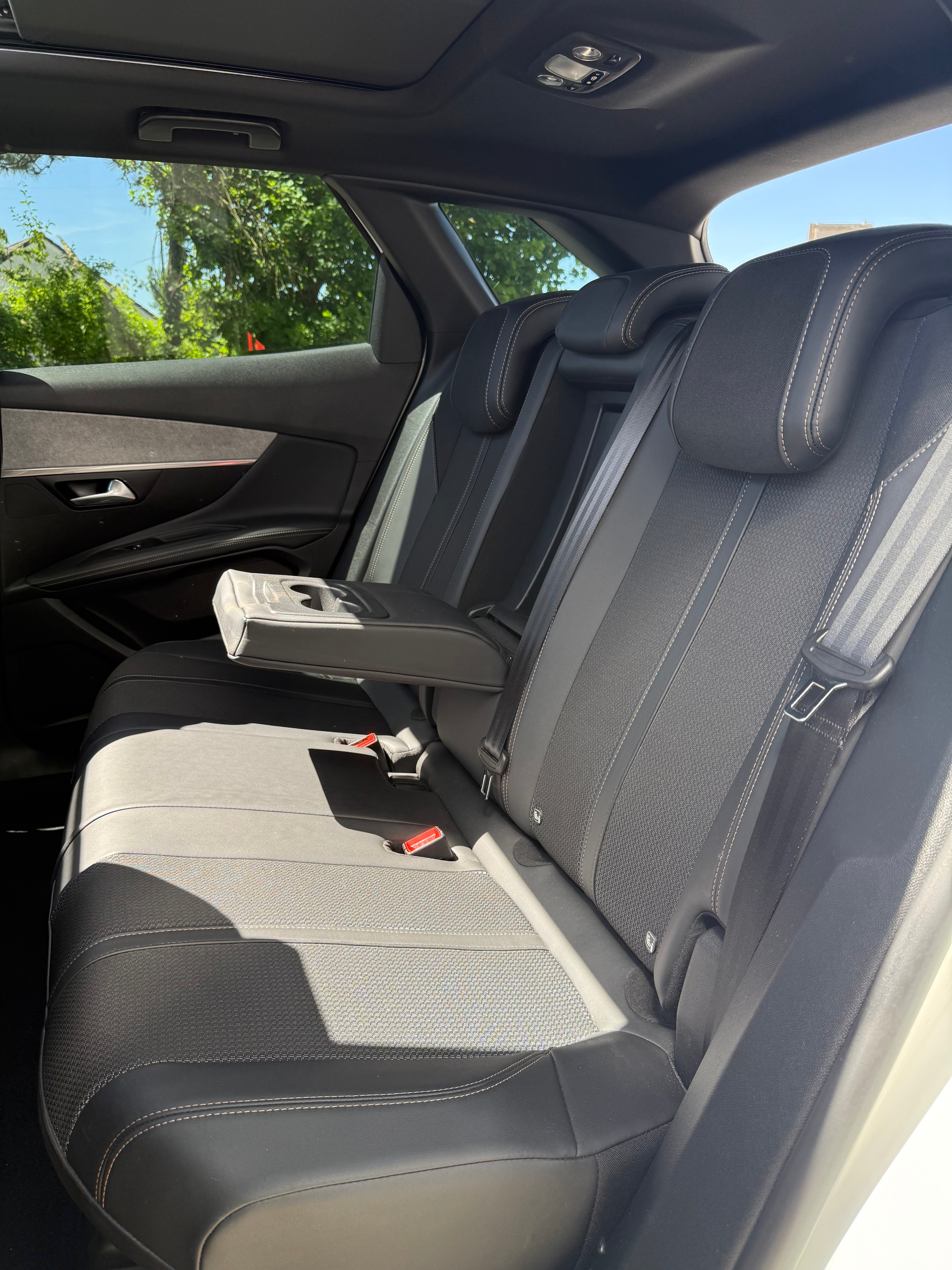 Peugeot 3008 1.2 130CH GT EAT8 Peugeot 3008 1.2 130CH GT EAT8