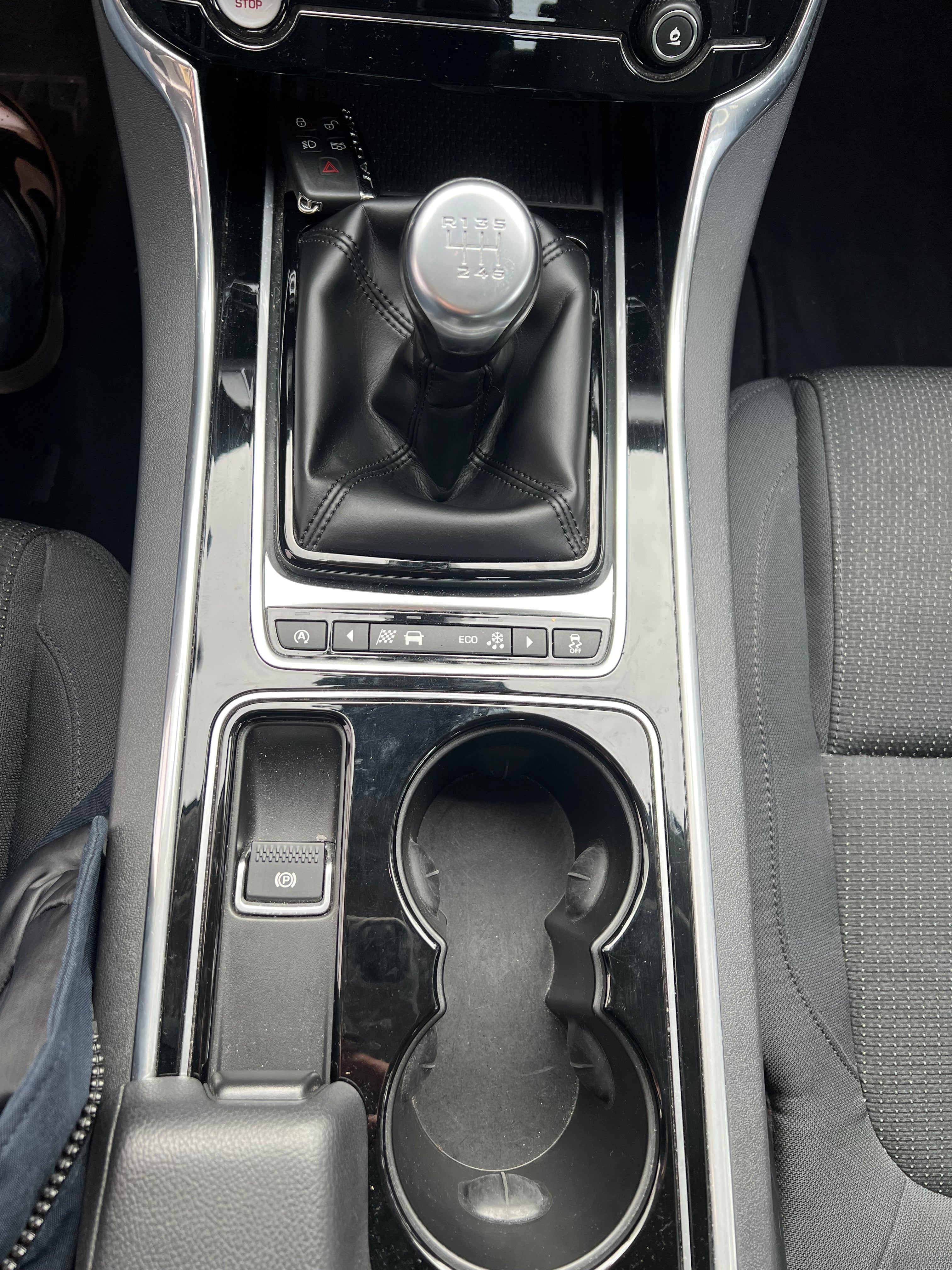 Jaguar XF X260 2.0 D 163 cv Jaguar XF X260 2.0 D 163 cv