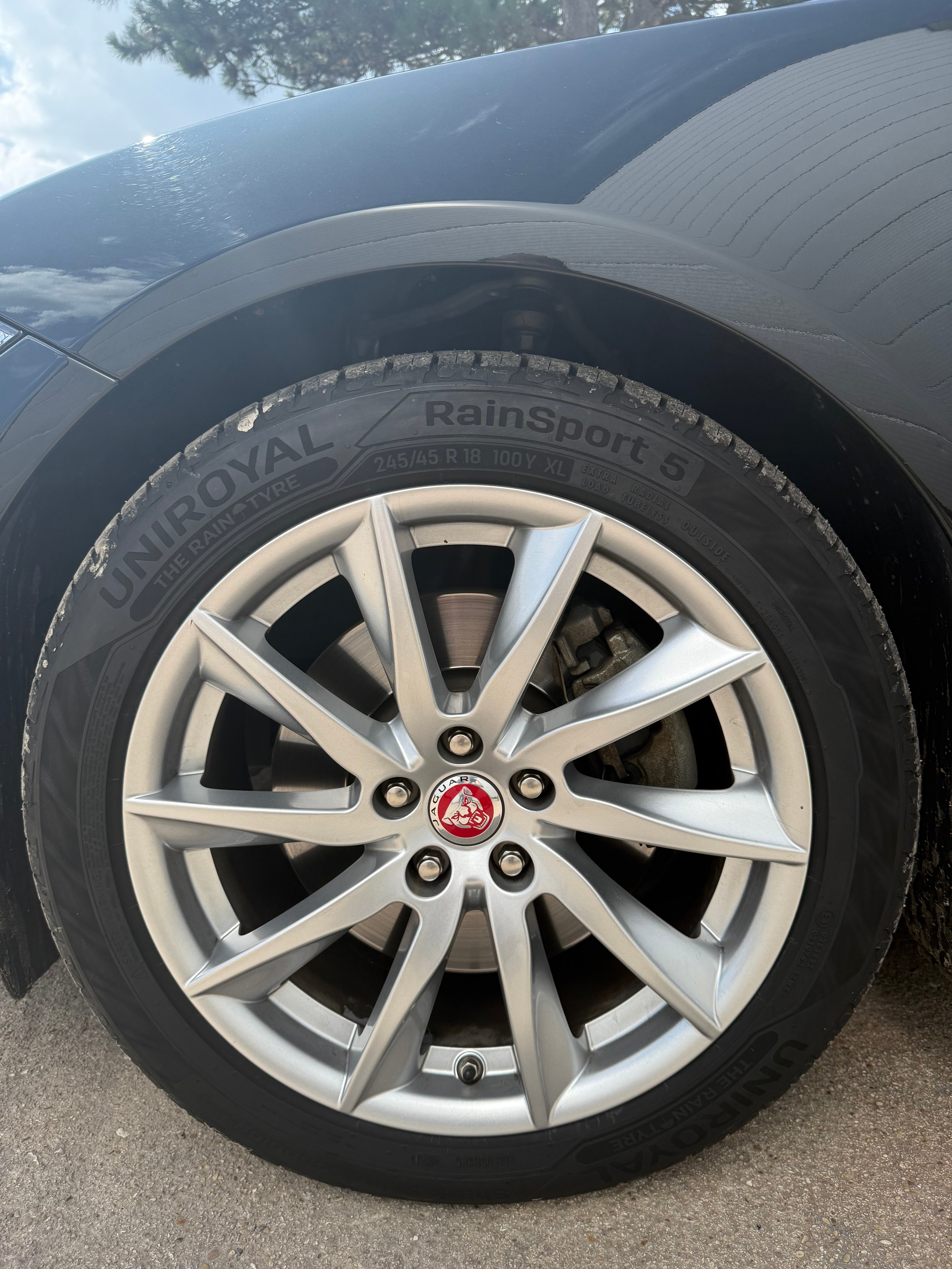 Jaguar XF 2.2D 200 LUXE PREMIUM Jaguar XF 2.2D 200 LUXE PREMIUM