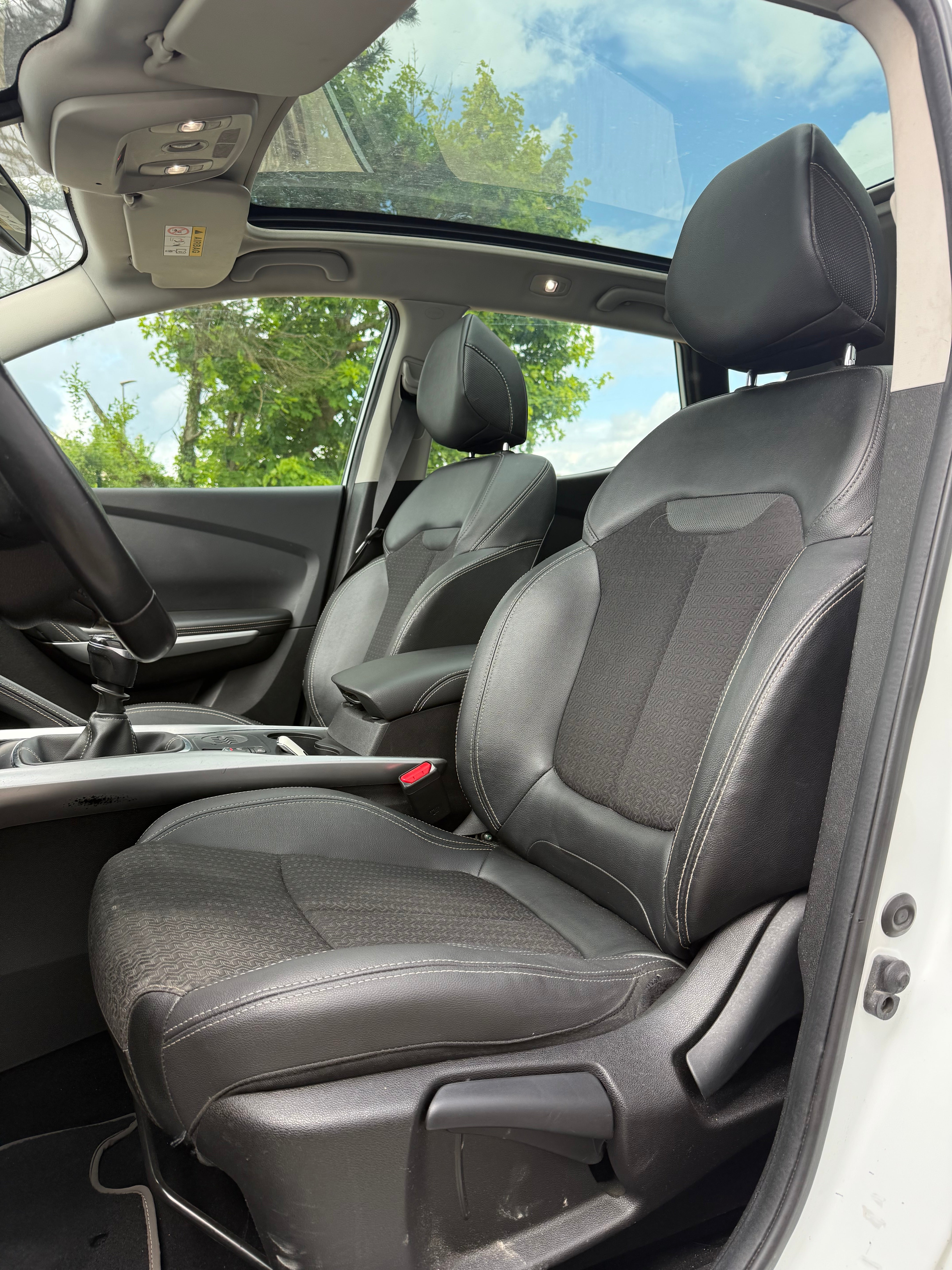 Renault Kadjar 1.2 TCE 130cv ENERGY INTENS Renault Kadjar 1.2 TCE 130cv ENERGY INTENS