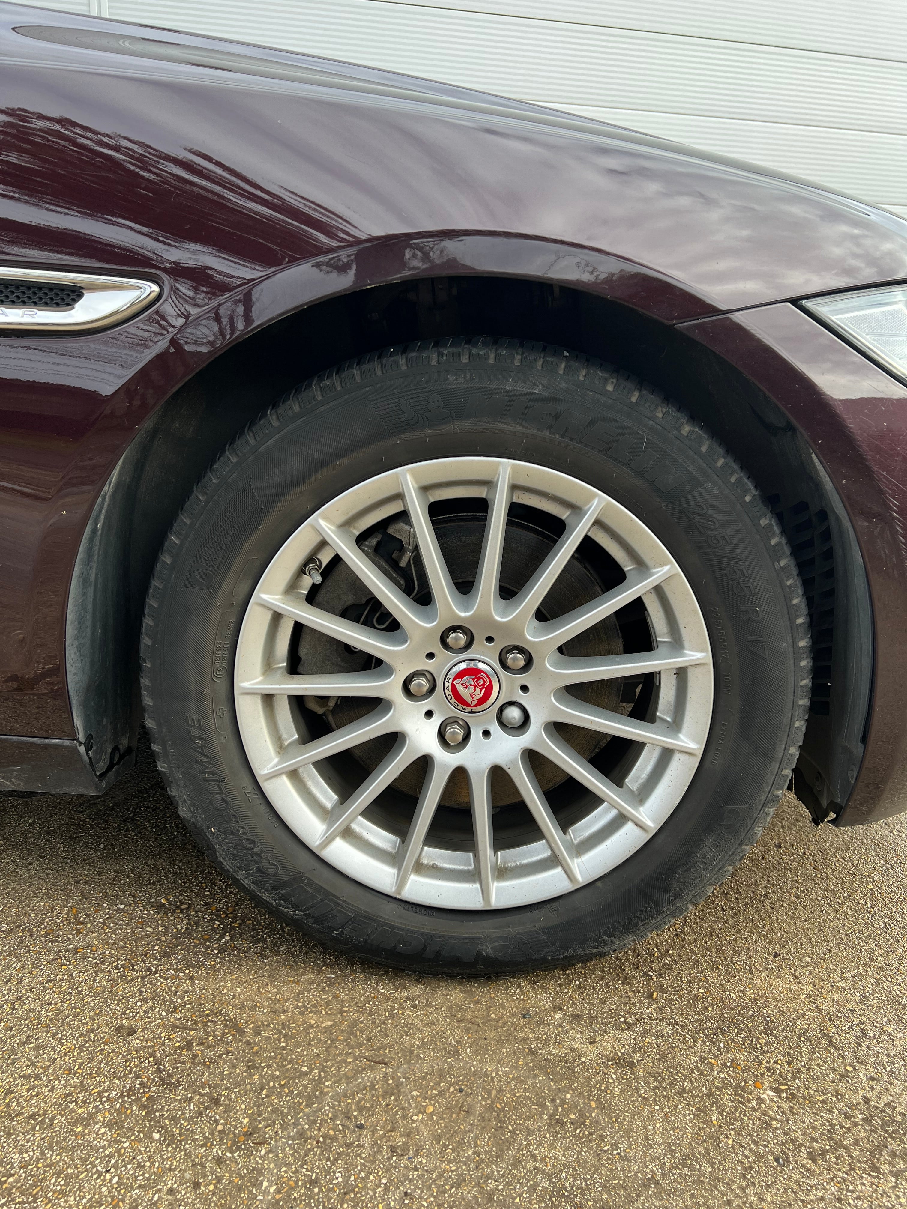 Jaguar XF X260 2.0 D 163 cv Jaguar XF X260 2.0 D 163 cv