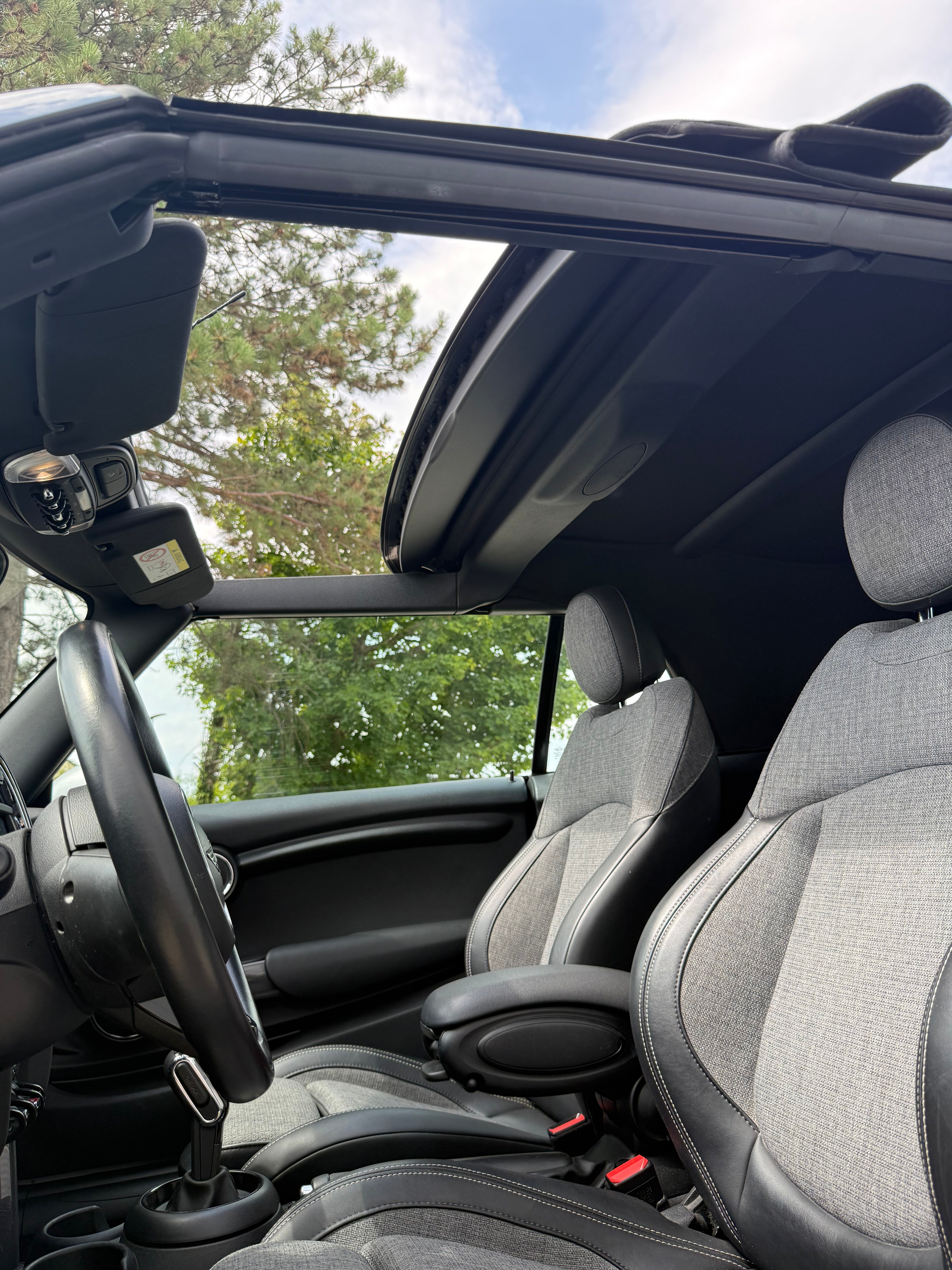 Mini Cooper Cabriolet 1.5 D 115cv BVA HEDDON STREET Mini Cooper Cabriolet 1.5 D 115cv BVA HEDDON STREET