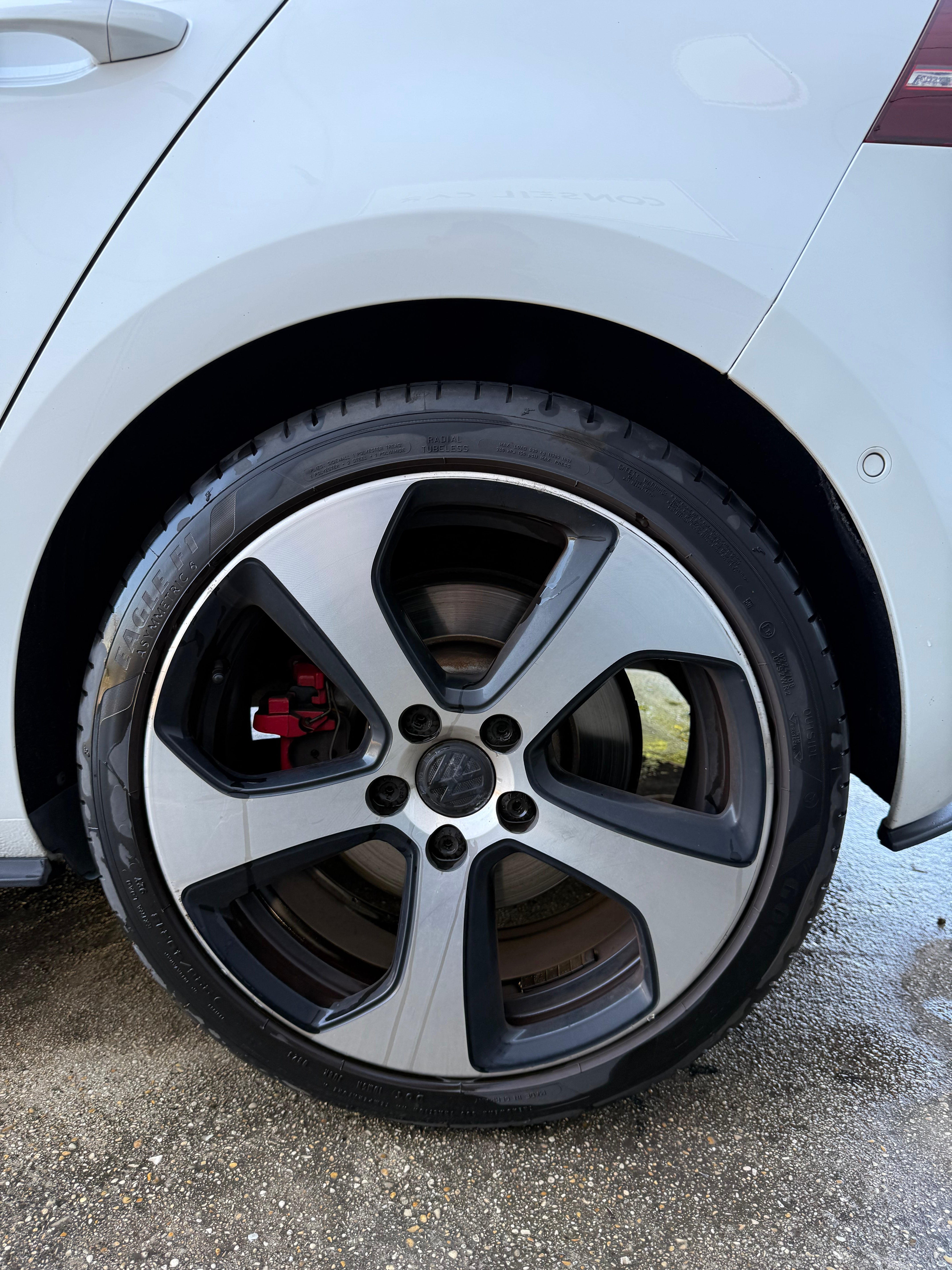 Volkswagen Golf 7 GTI 2.0 TSI DSG6 230ch Performance Volkswagen Golf 7 GTI 2.0 TSI DSG6 230ch Performance