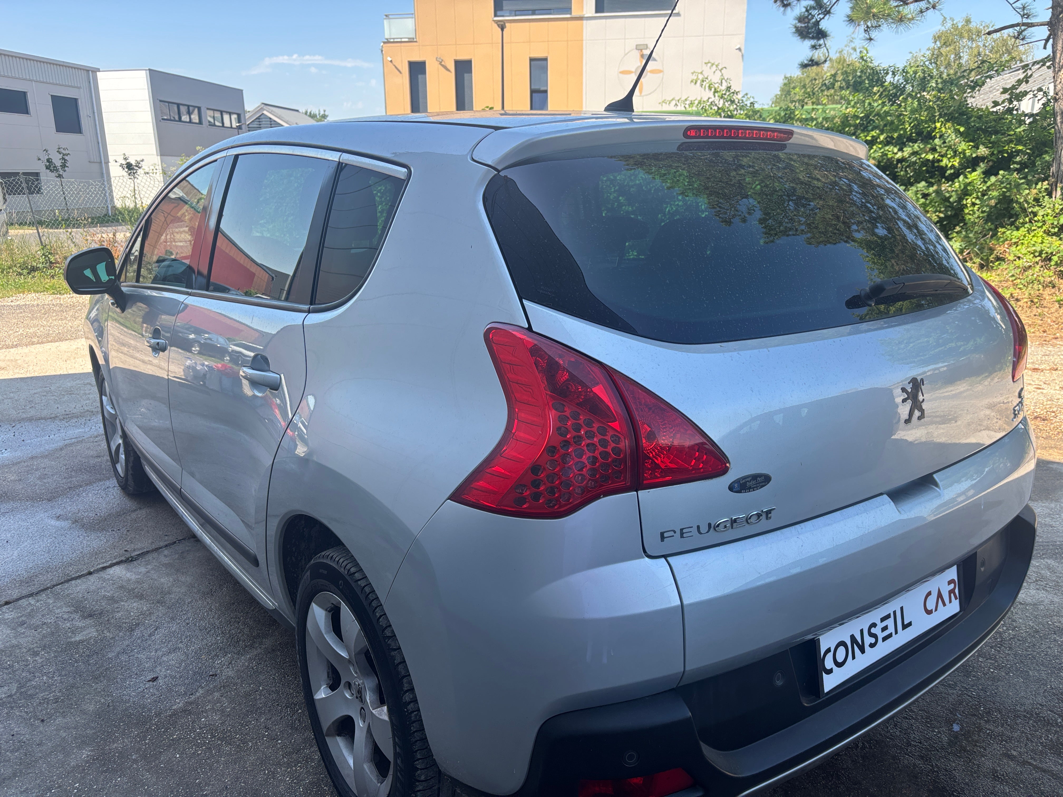 Peugeot 3008 GENERATION-I 1.6 HDI 110 FELINE Peugeot 3008 GENERATION-I 1.6 HDI 110 FELINE