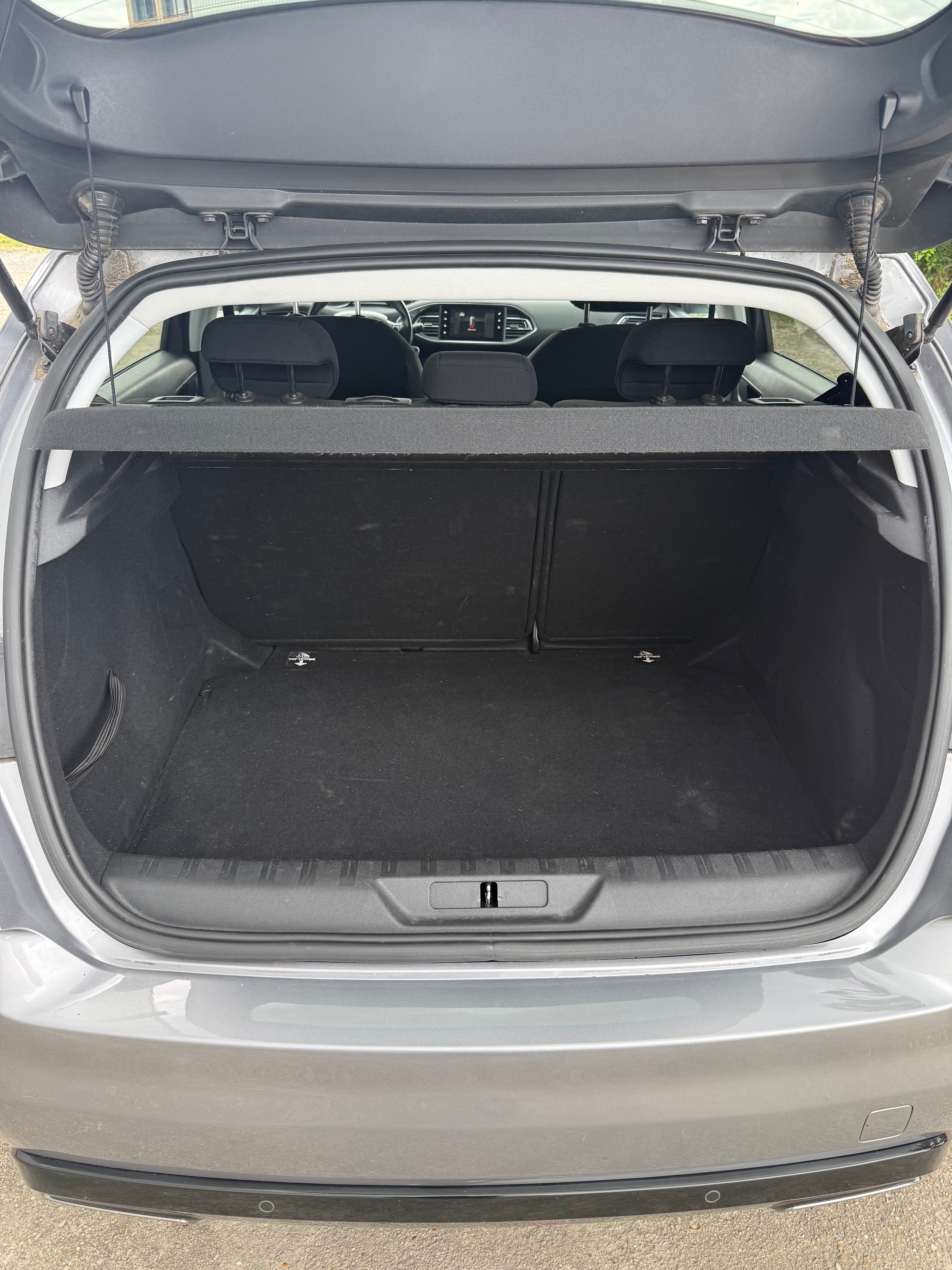 Peugeot 308 GENERATION-II 1.2 PURETECH 110 STYLE Peugeot 308 GENERATION-II 1.2 PURETECH 110 STYLE