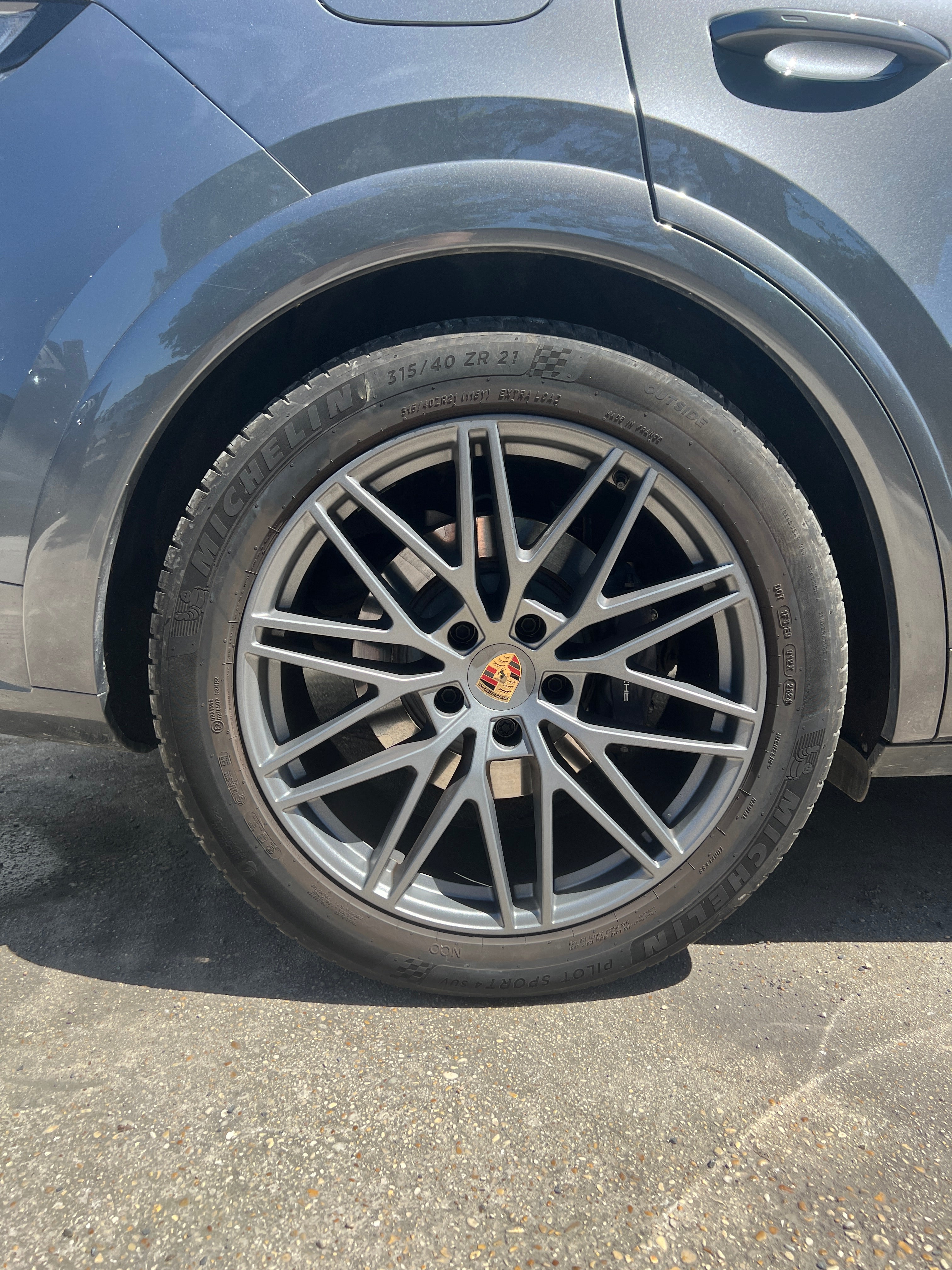 Porsche Cayenne 3.0 E-HYBRID 470H 305 PHEV 25.9KWH BVA Porsche Cayenne 3.0 E-HYBRID 470H 305 PHEV 25.9KWH BVA