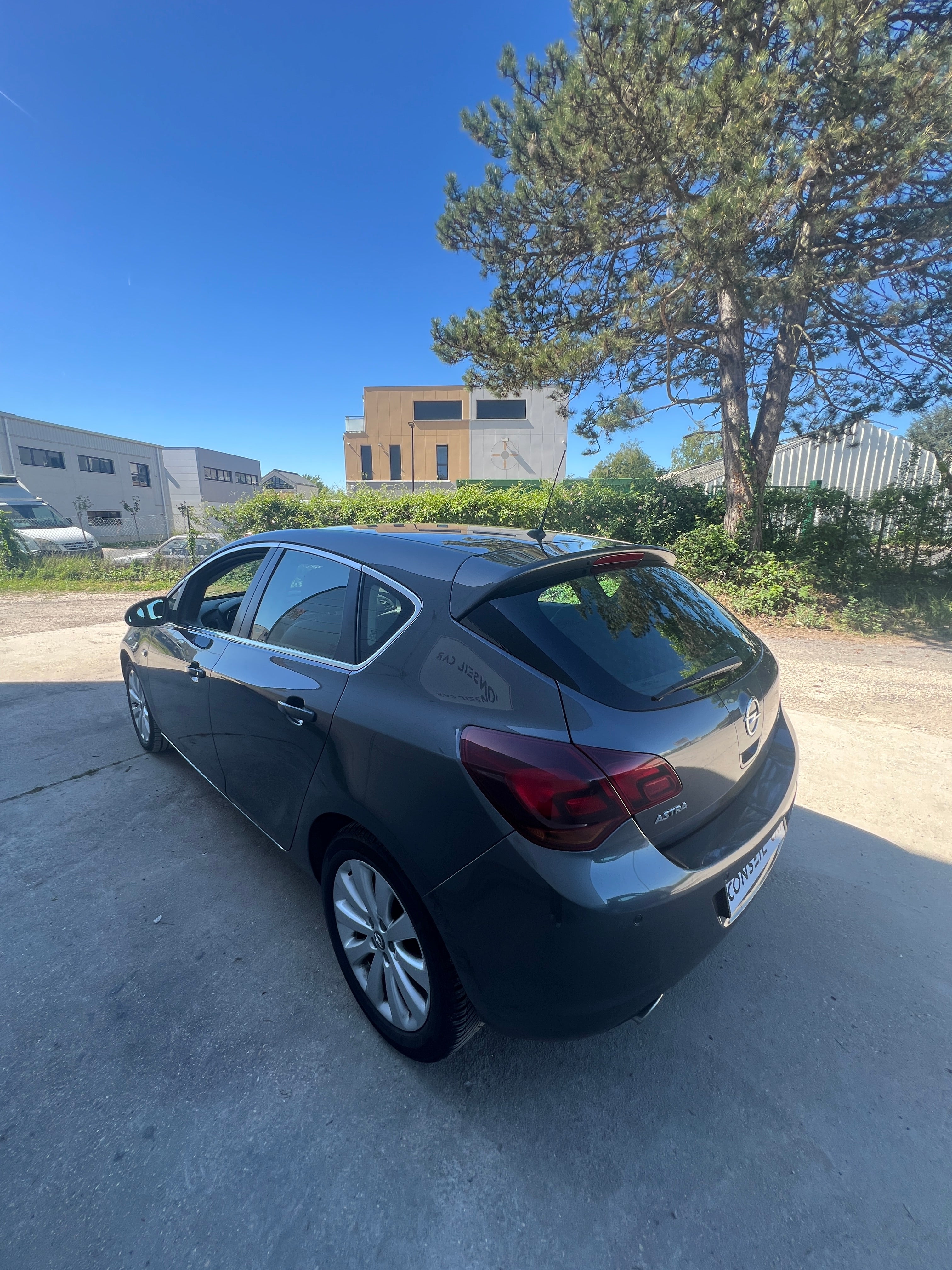 Opel Astra 1.4 Turbo 140cv COSMO Opel Astra 1.4 Turbo 140cv COSMO
