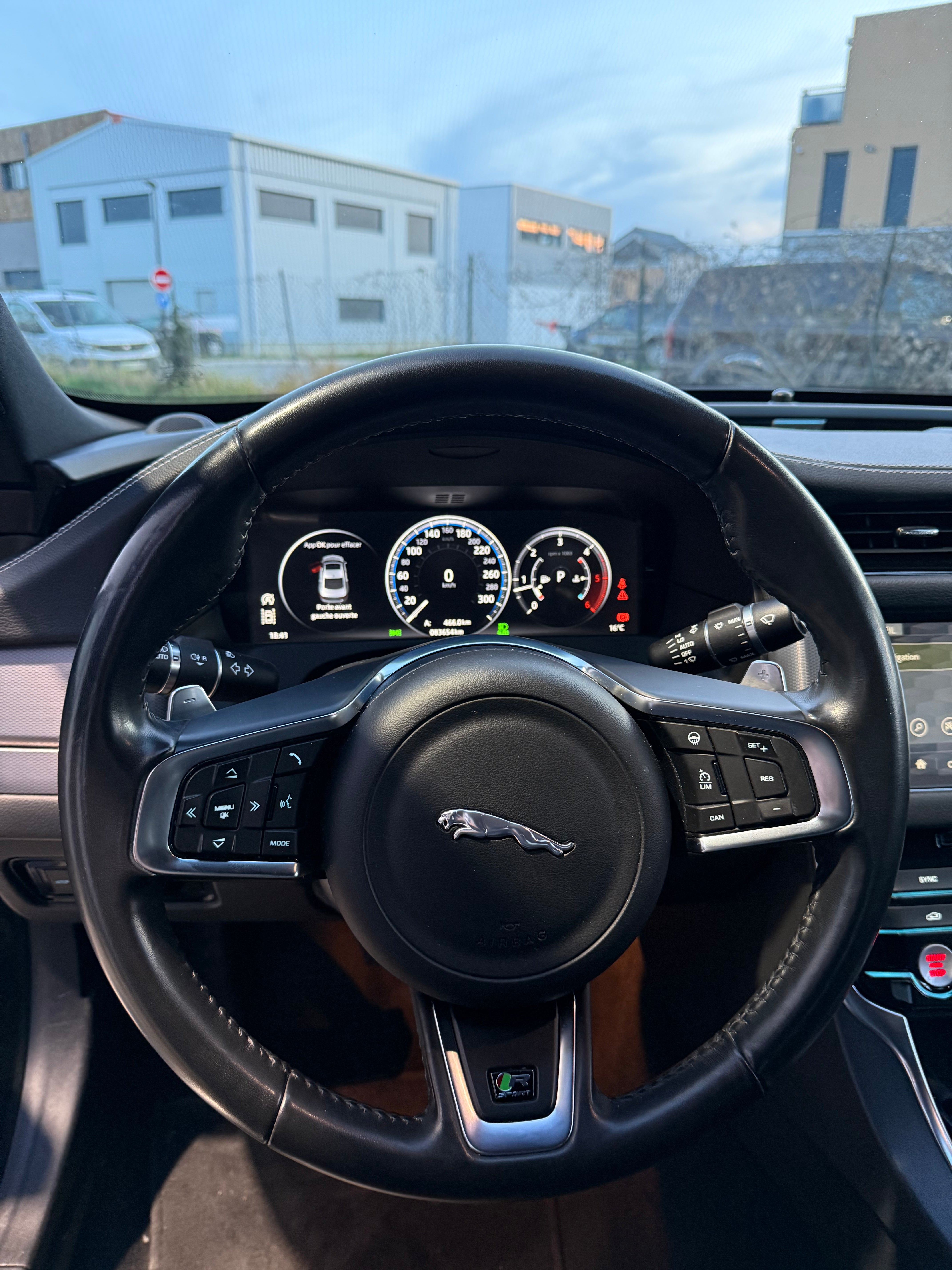 Jaguar XF X260 2.0 D 163 cv Jaguar XF X260 2.0 D 163 cv