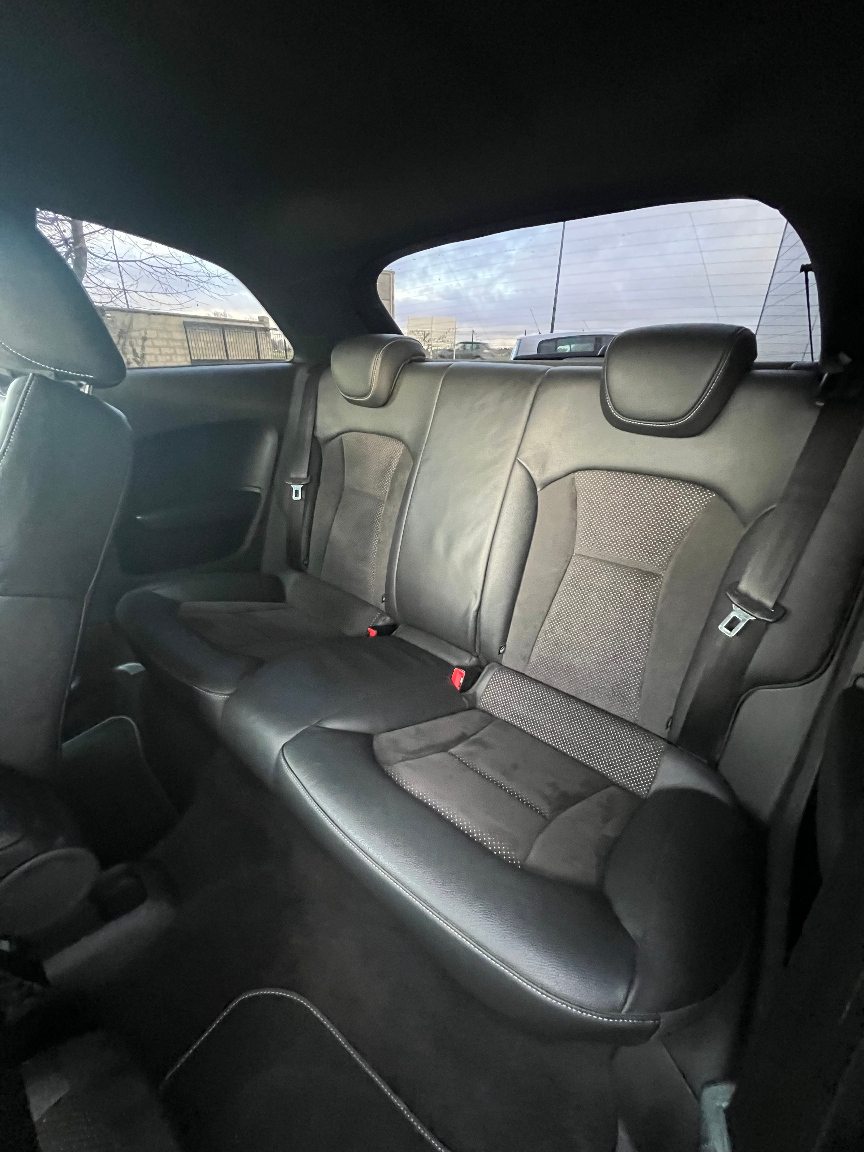 Audi A1 S-Line 1.8 TFSI 192 S-tronic Audi A1 S-Line 1.8 TFSI 192 S-tronic