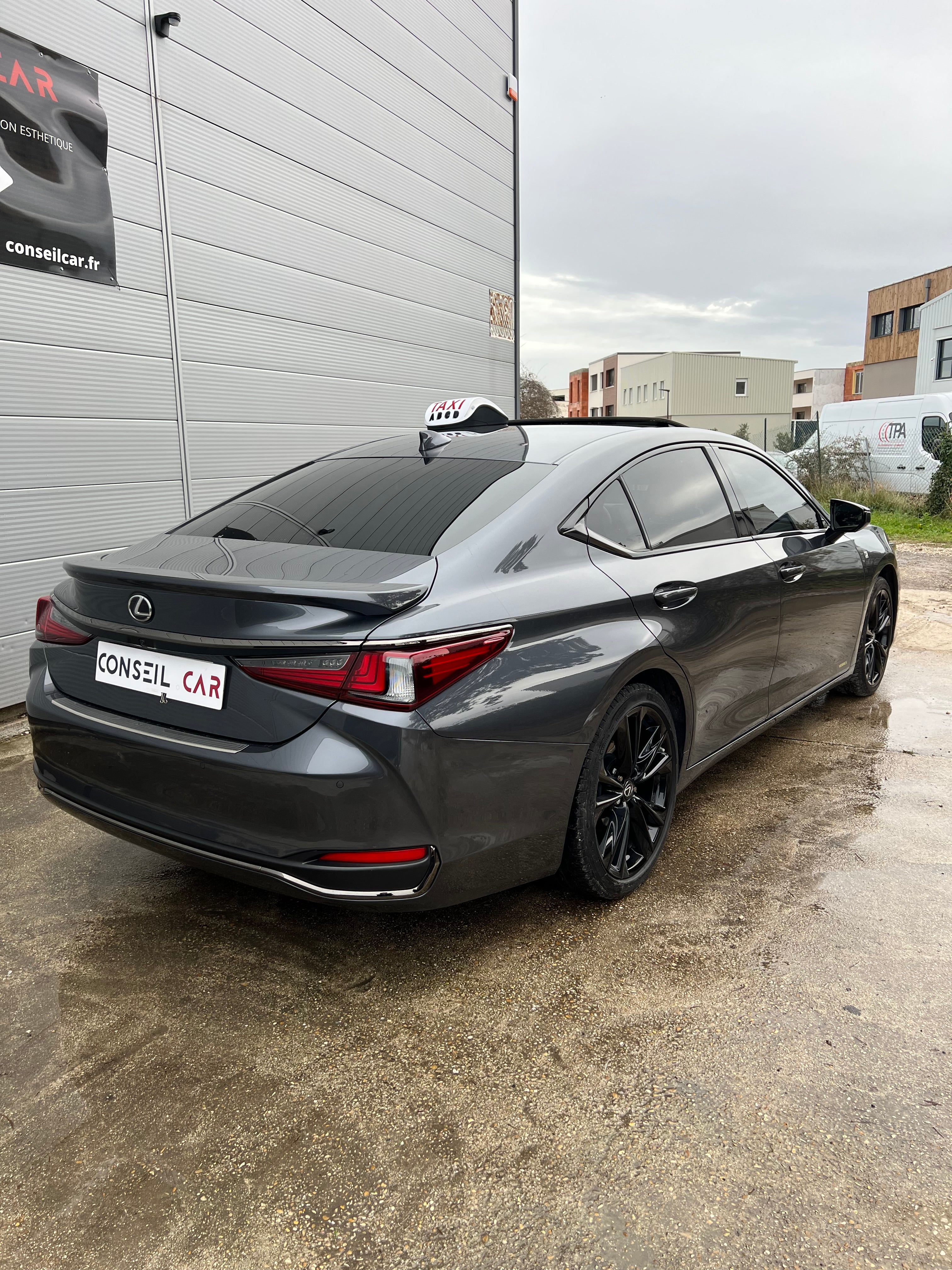 Lexus ES300H 178cv F-Sport Hybride non-rechargeable Lexus ES300H 178cv F-Sport Hybride non-rechargeable