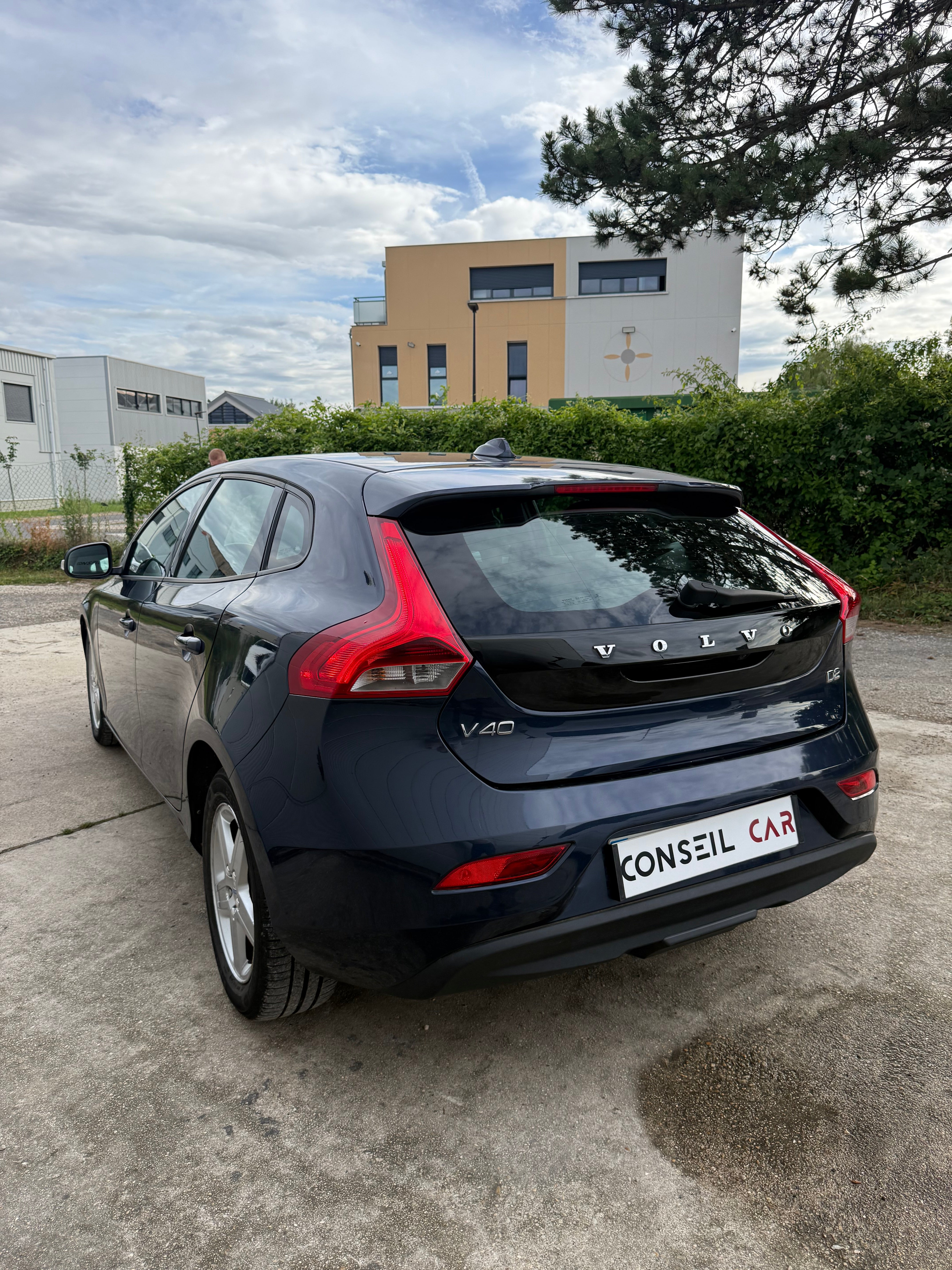 Volvo V40 1.6 D2 115 EFFEKTIV LINE KINETIC Volvo V40 1.6 D2 115 EFFEKTIV LINE KINETIC