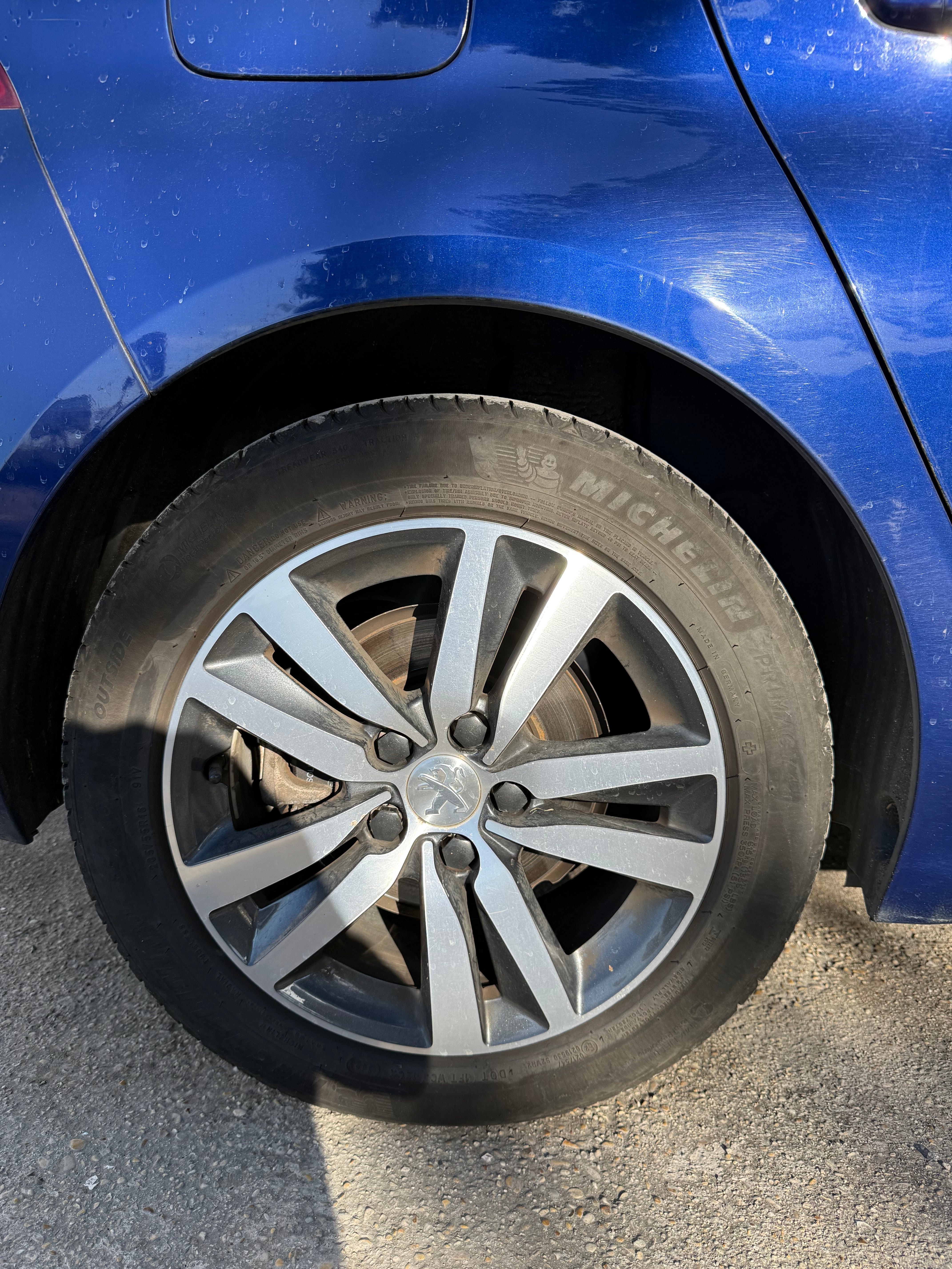 Peugeot 308 GENERATION-II 1.5 BLUEHDI 130cv ALLURE BUSINESS Peugeot 308 GENERATION-II 1.5 BLUEHDI 130cv ALLURE BUSINESS