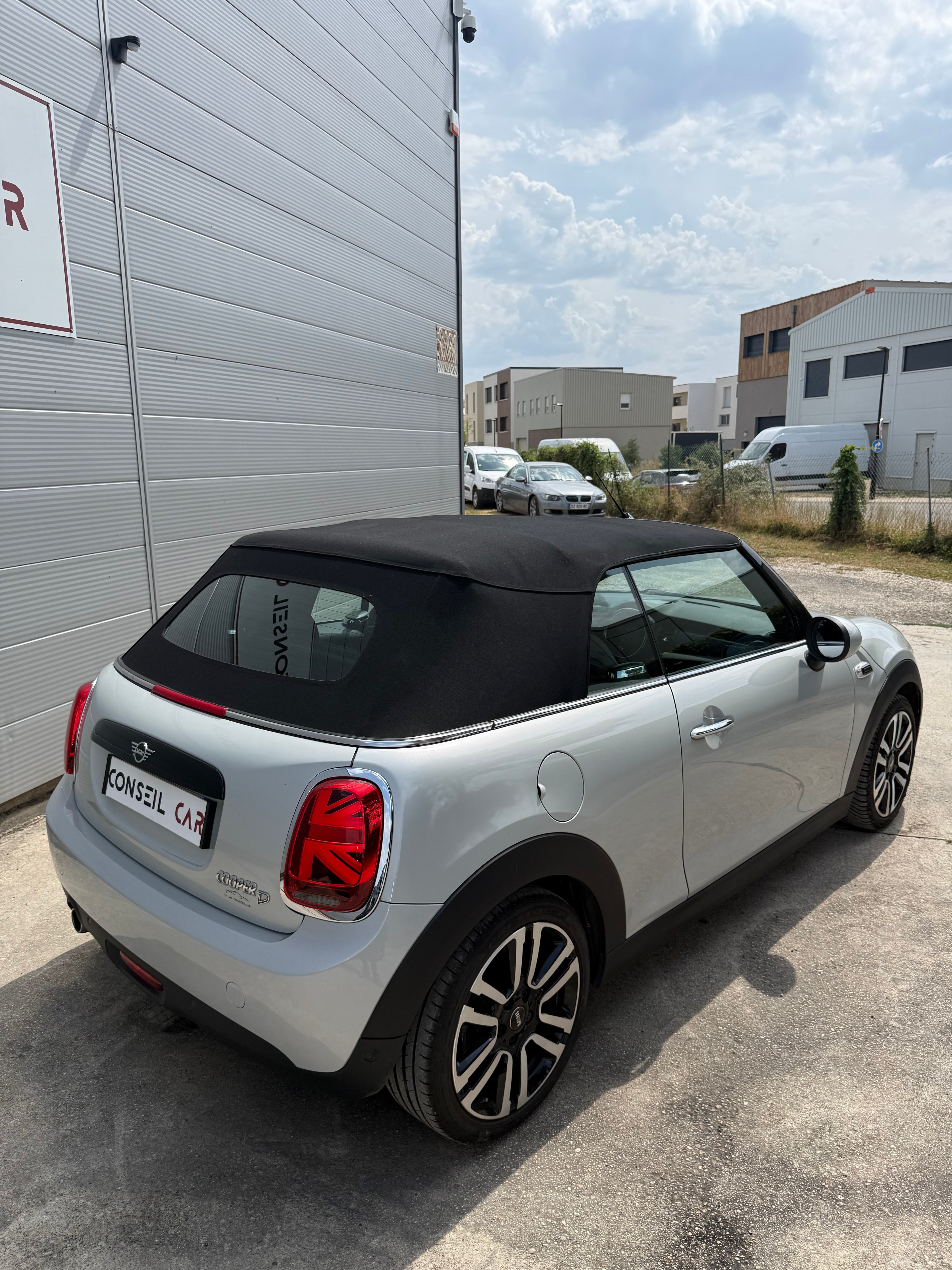 Mini Cooper Cabriolet 1.5 D 115cv BVA HEDDON STREET Mini Cooper Cabriolet 1.5 D 115cv BVA HEDDON STREET