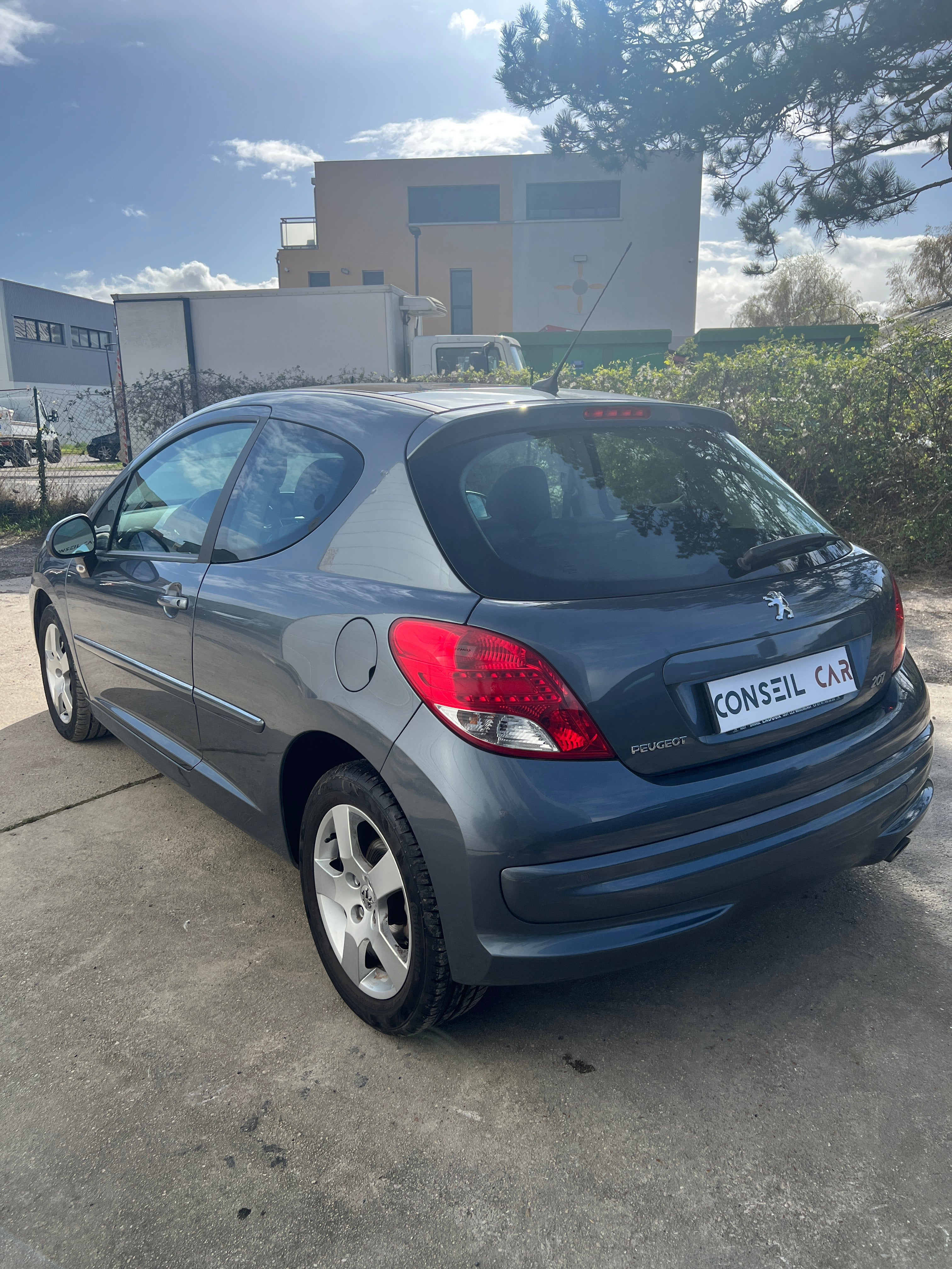 Peugeot 207 1.6 VTI 120cv Finition Allure Peugeot 207 1.6 VTI 120cv Finition Allure